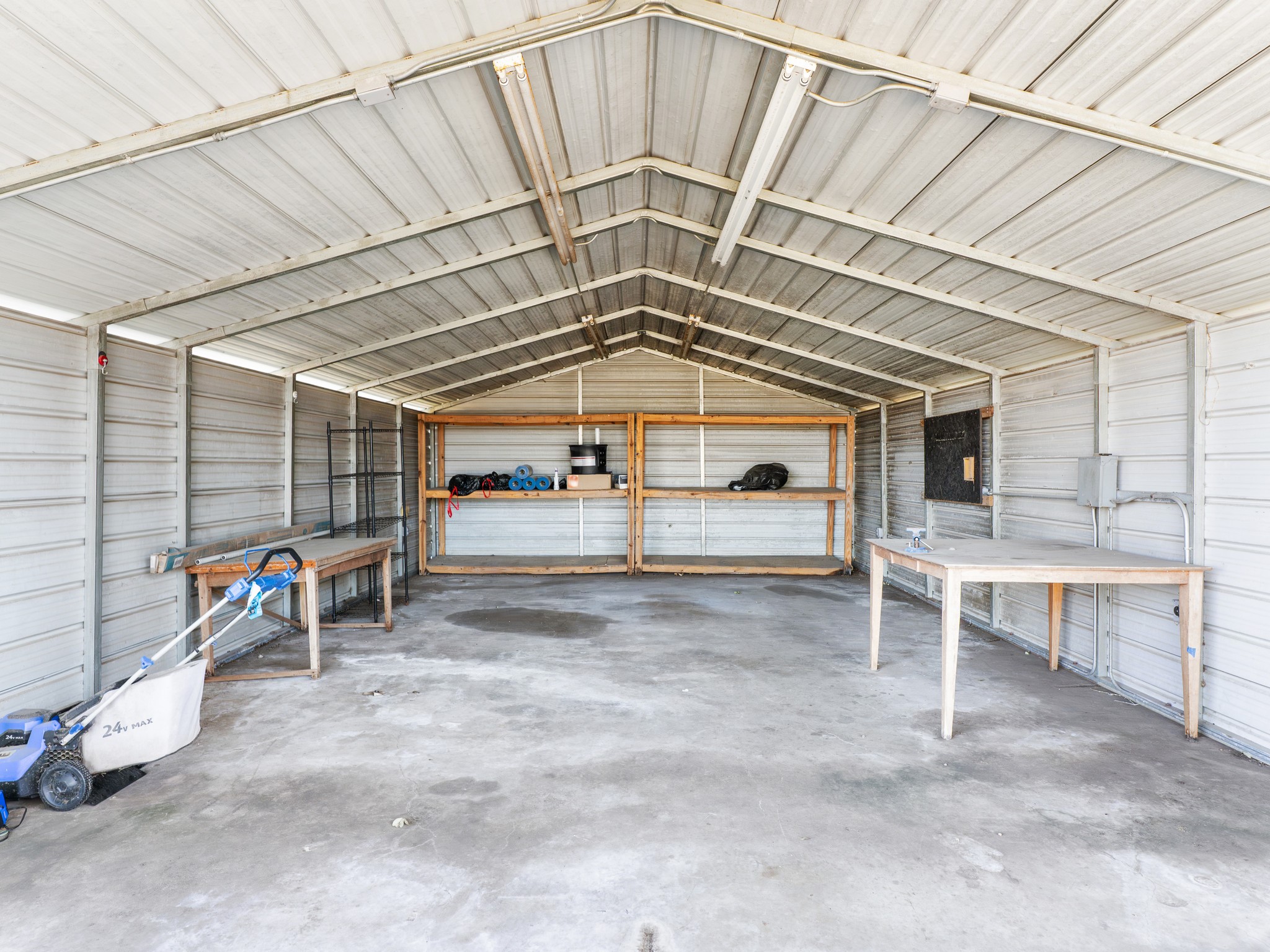 9203 Kostelnik Street, Needville, TX 77461