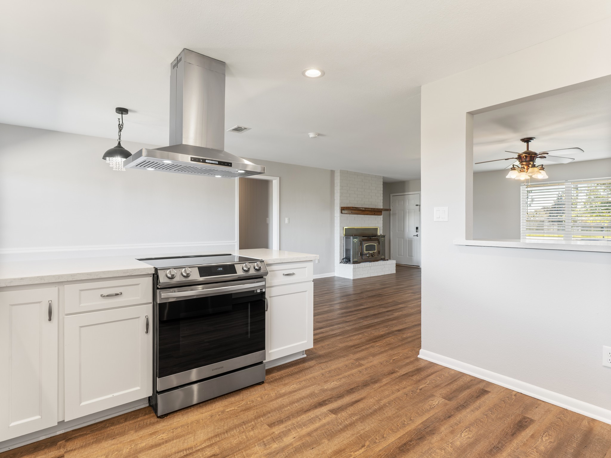 9203 Kostelnik Street, Needville, TX 77461