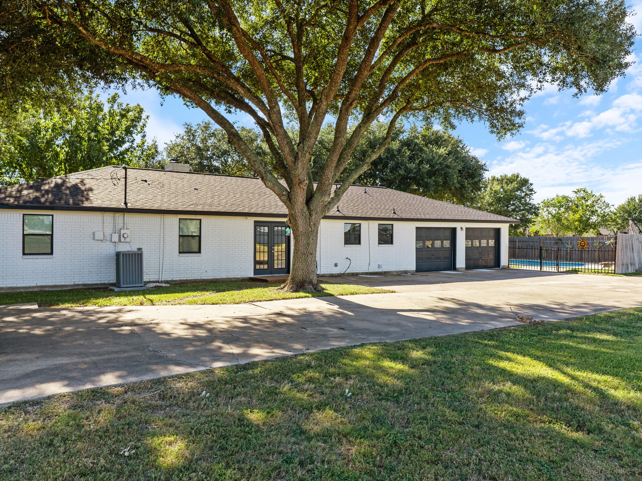 9203 Kostelnik Street, Needville, TX 77461