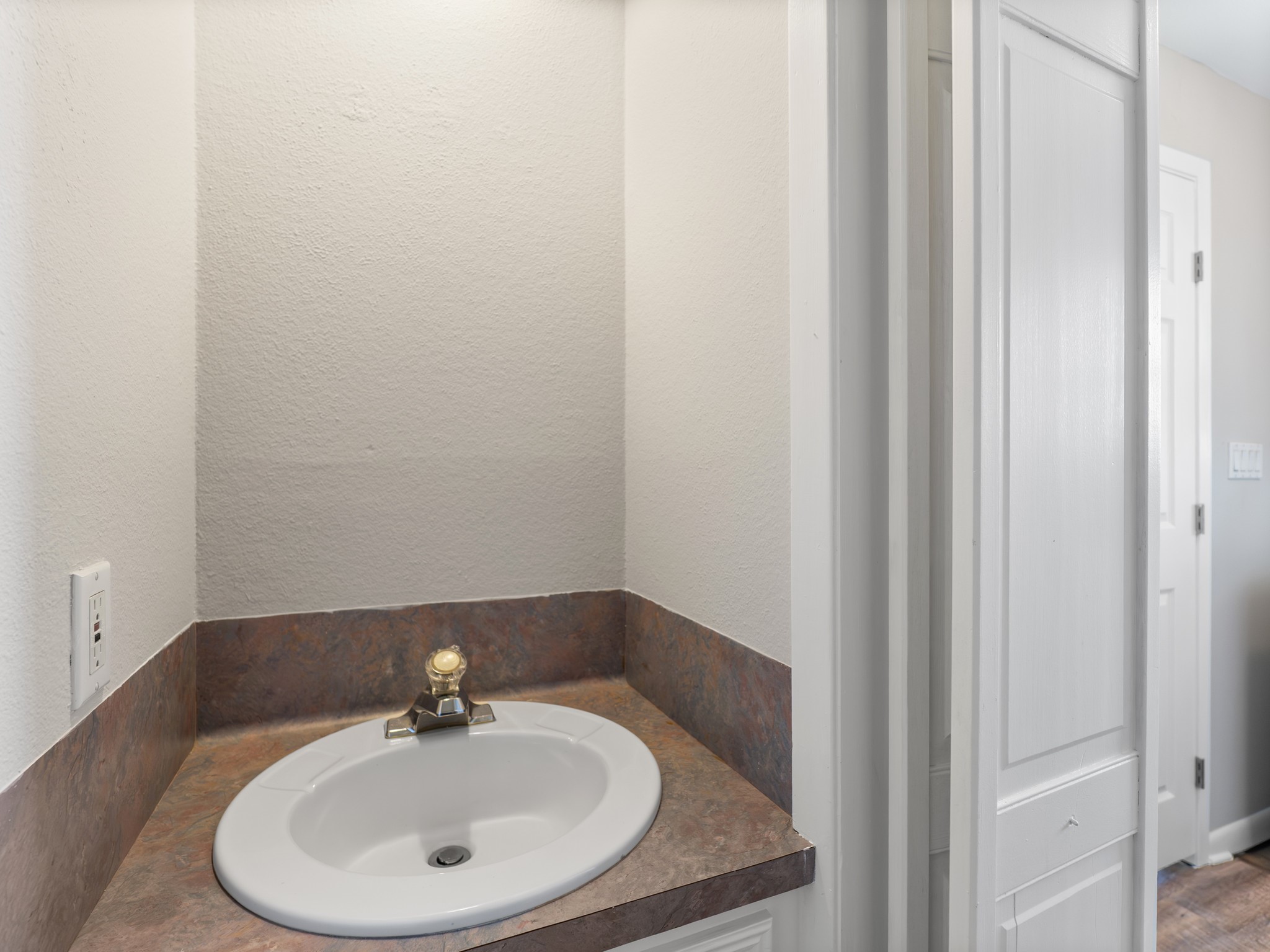 9203 Kostelnik Street, Needville, TX 77461