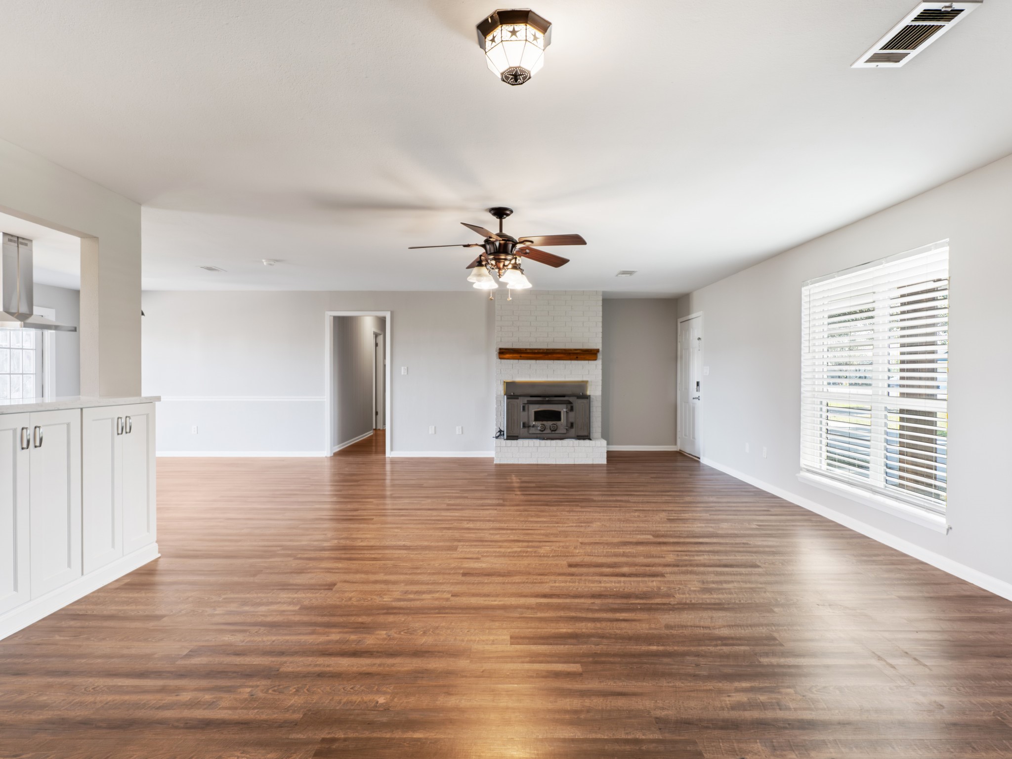 9203 Kostelnik Street, Needville, TX 77461
