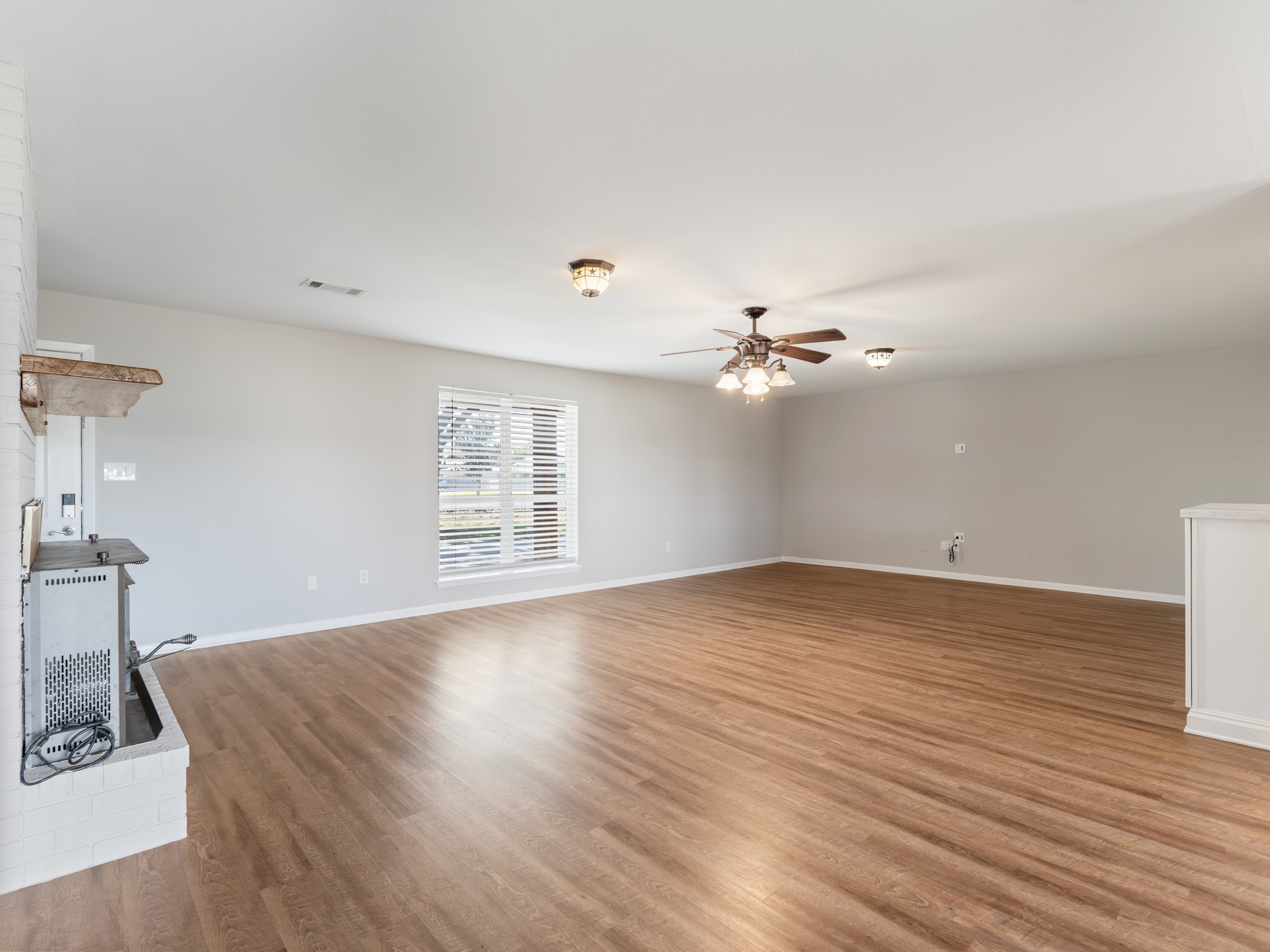 9203 Kostelnik Street, Needville, TX 77461