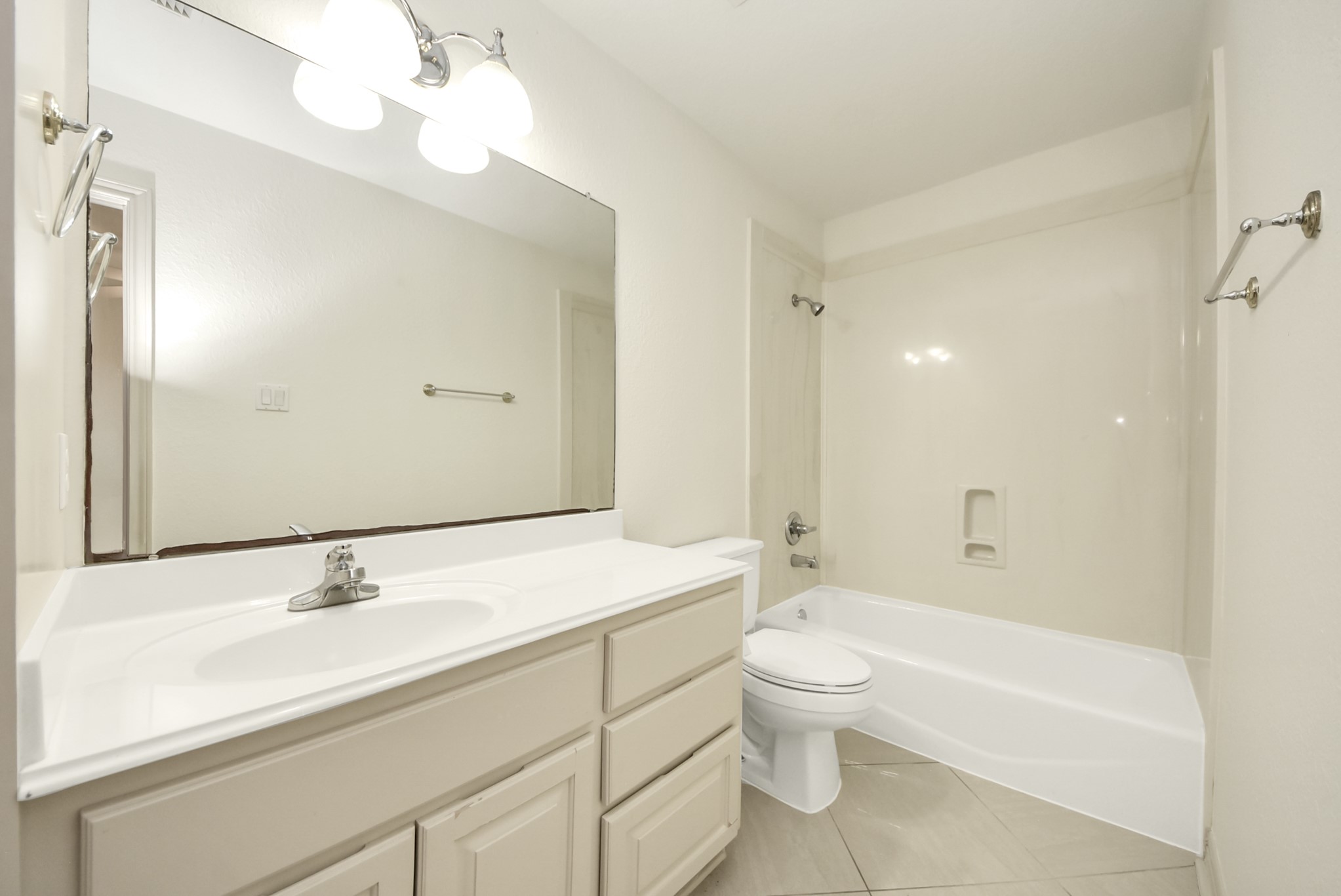 Secondary Bath.
