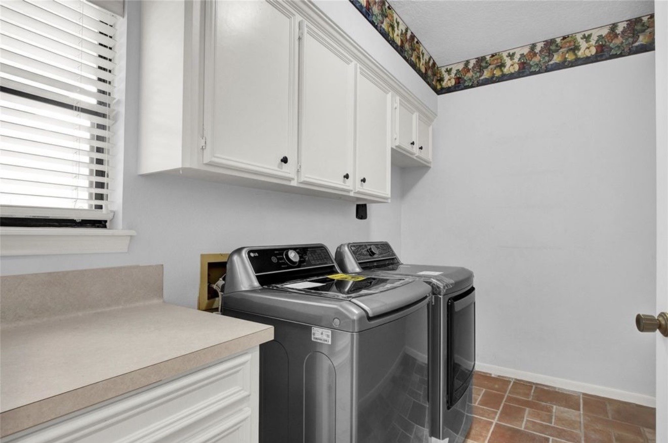 611 N Hickory Street, Tomball, TX 77375