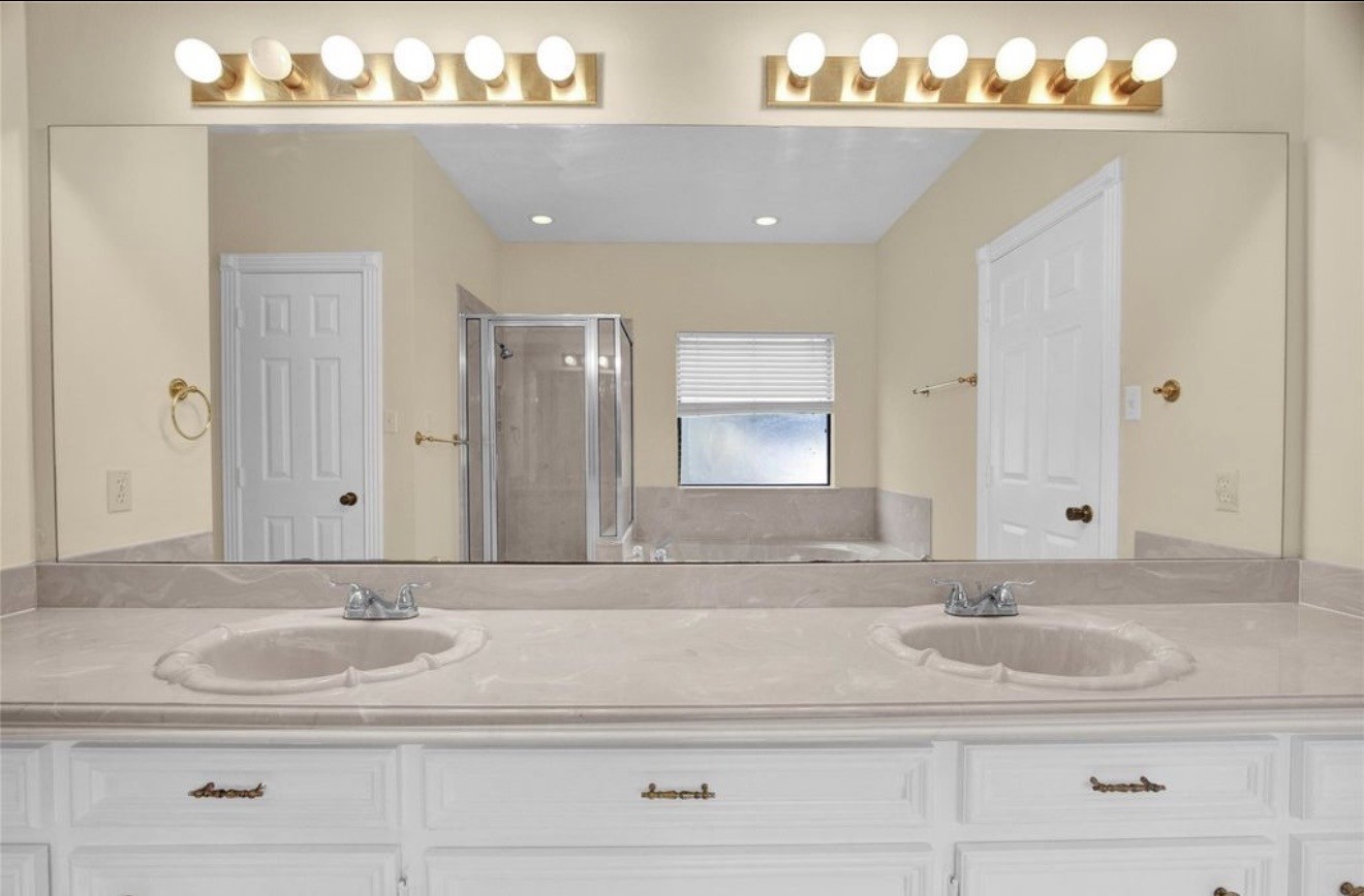 611 N Hickory Street, Tomball, TX 77375
