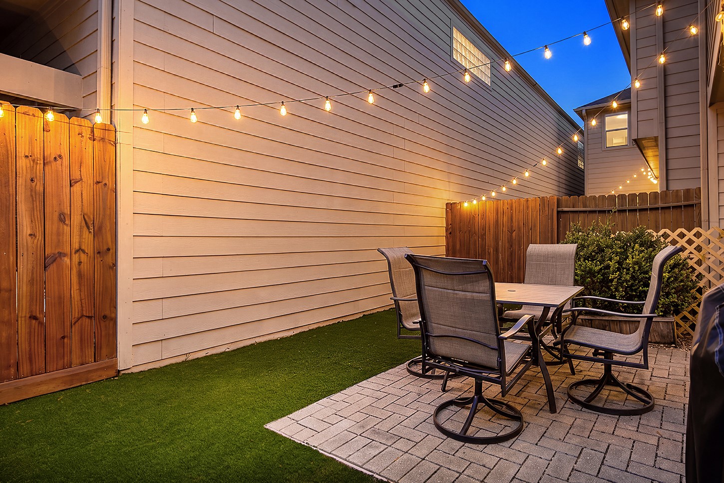 1046 W 26th Street, Houston, TX 77008