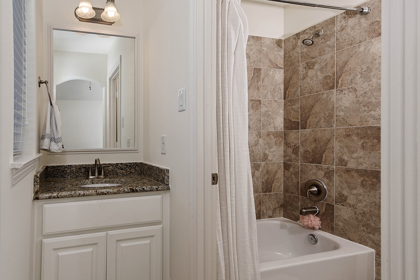 1046 W 26th Street, Houston, TX 77008