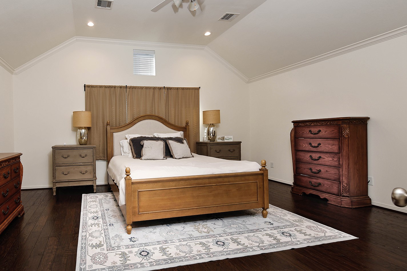 1046 W 26th Street, Houston, TX 77008