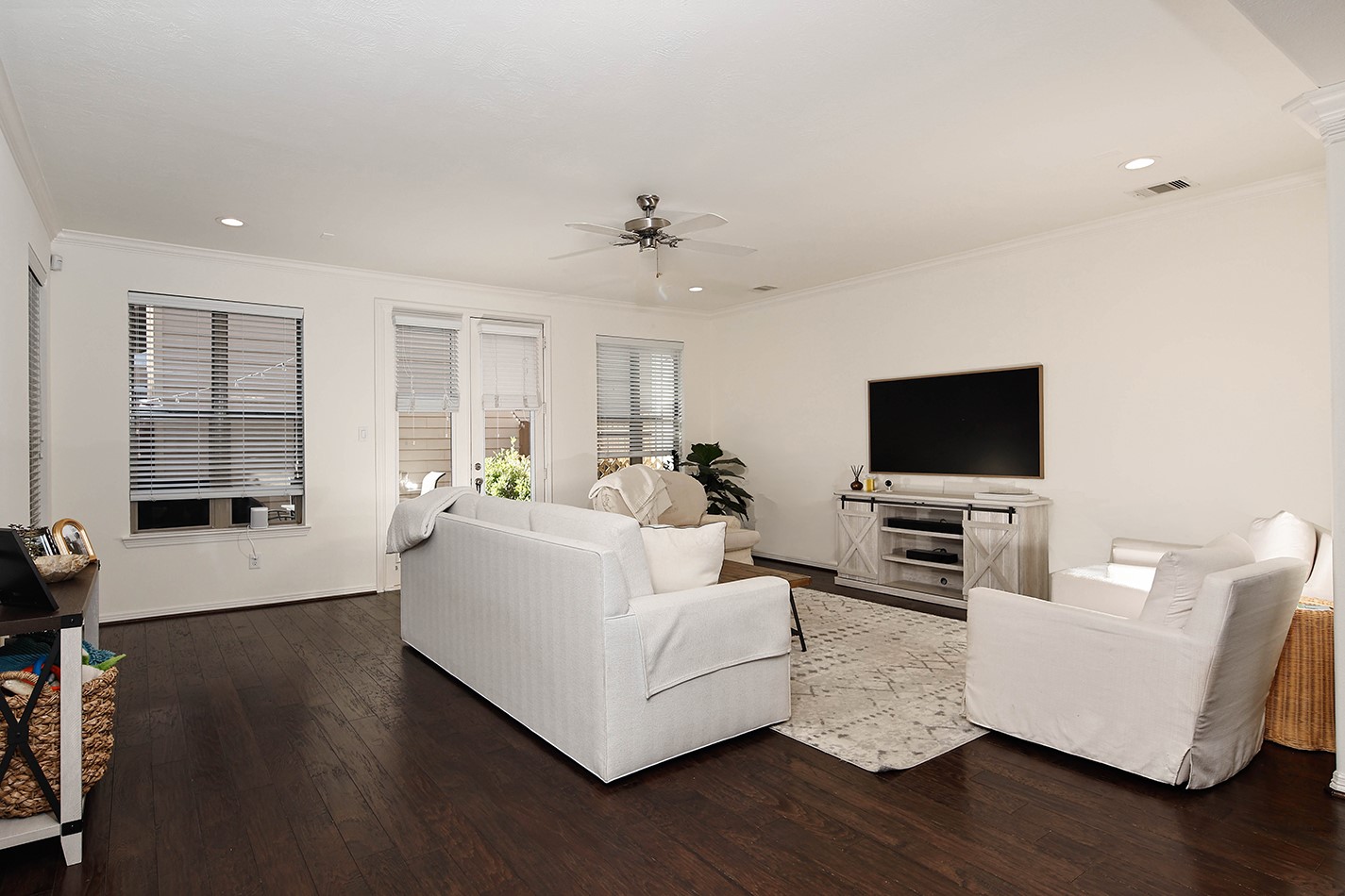 1046 W 26th Street, Houston, TX 77008 1046 W 26th Street, Houston, TX 77008