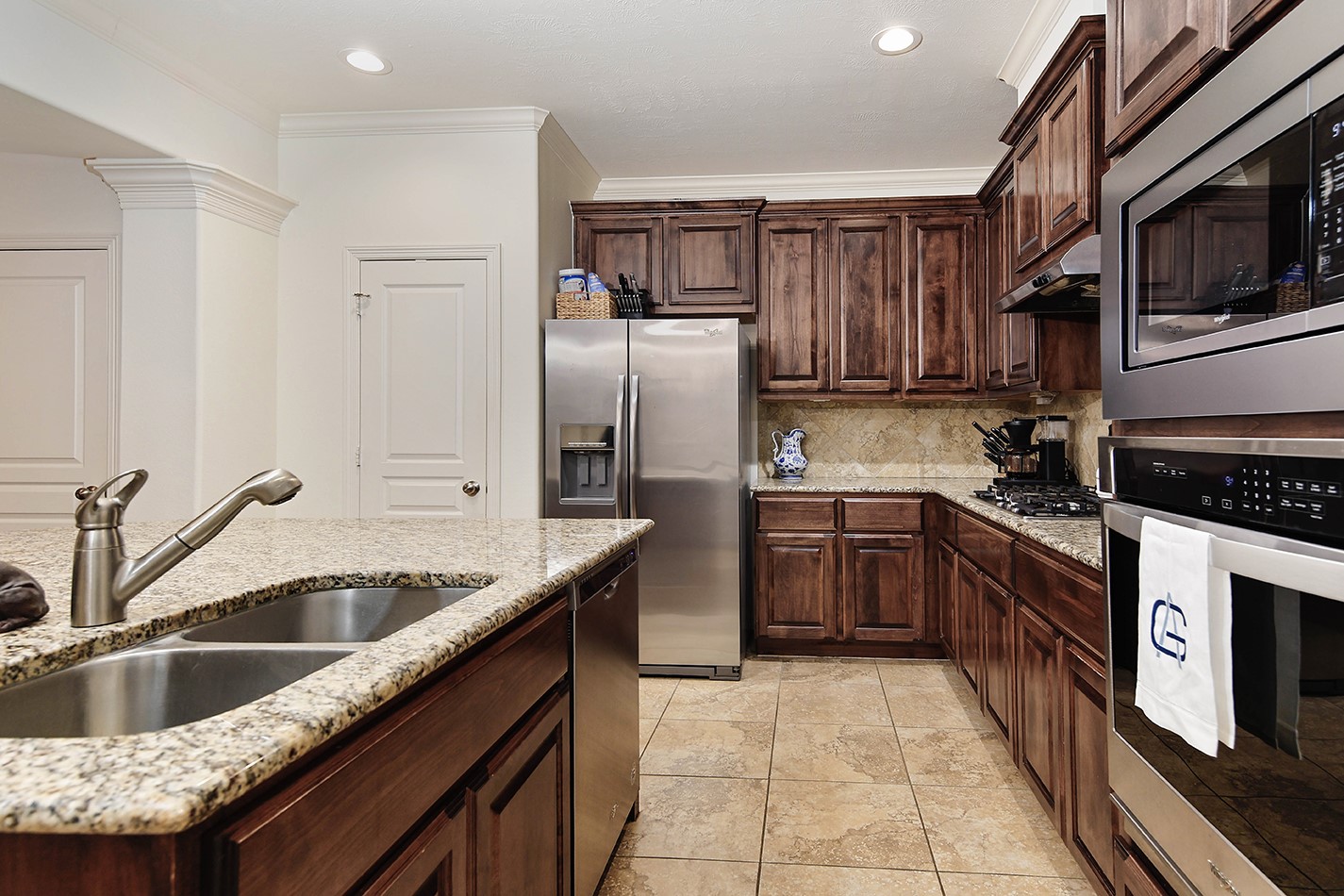 1046 W 26th Street, Houston, TX 77008 1046 W 26th Street, Houston, TX 77008