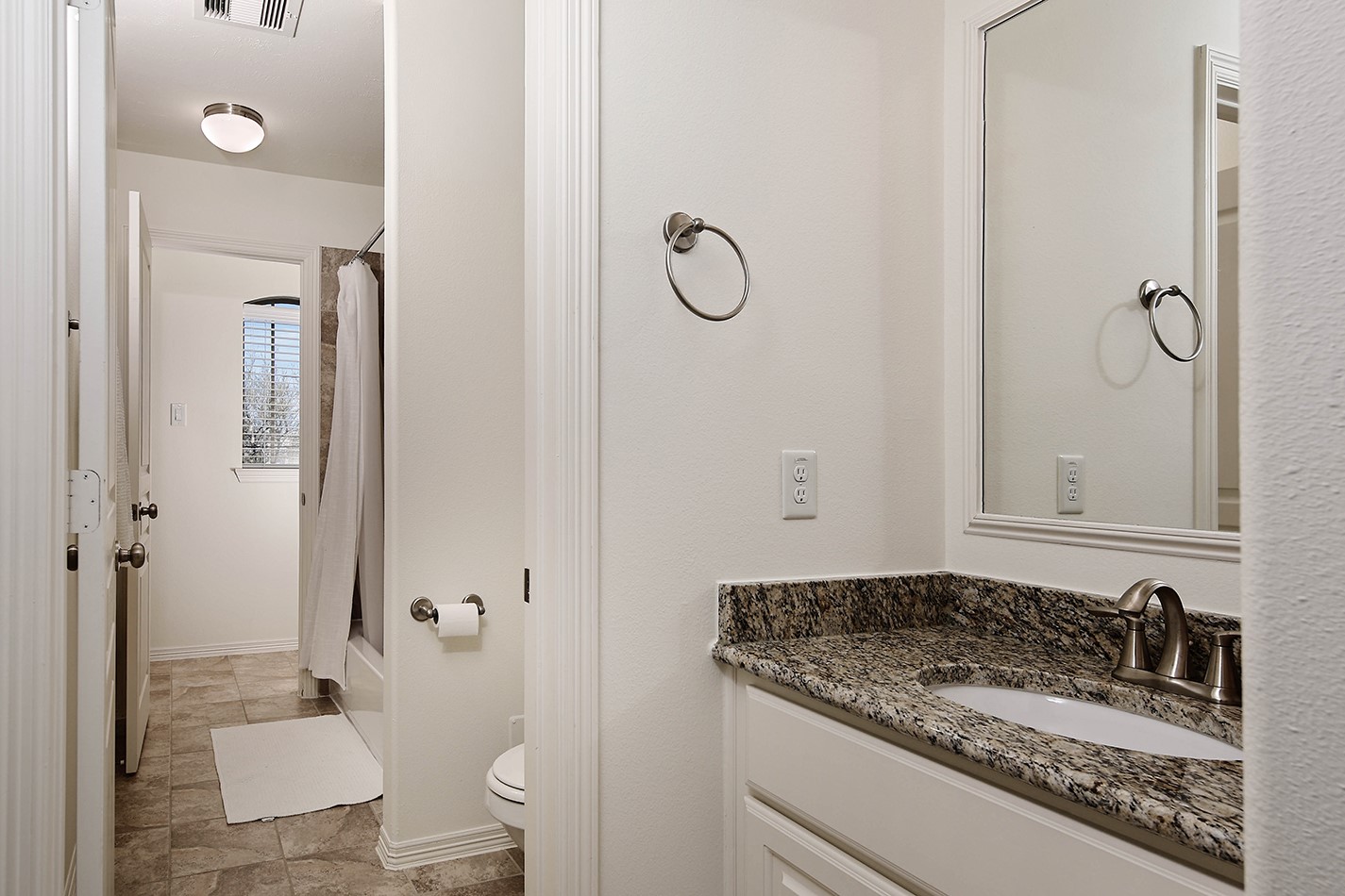 1046 W 26th Street, Houston, TX 77008