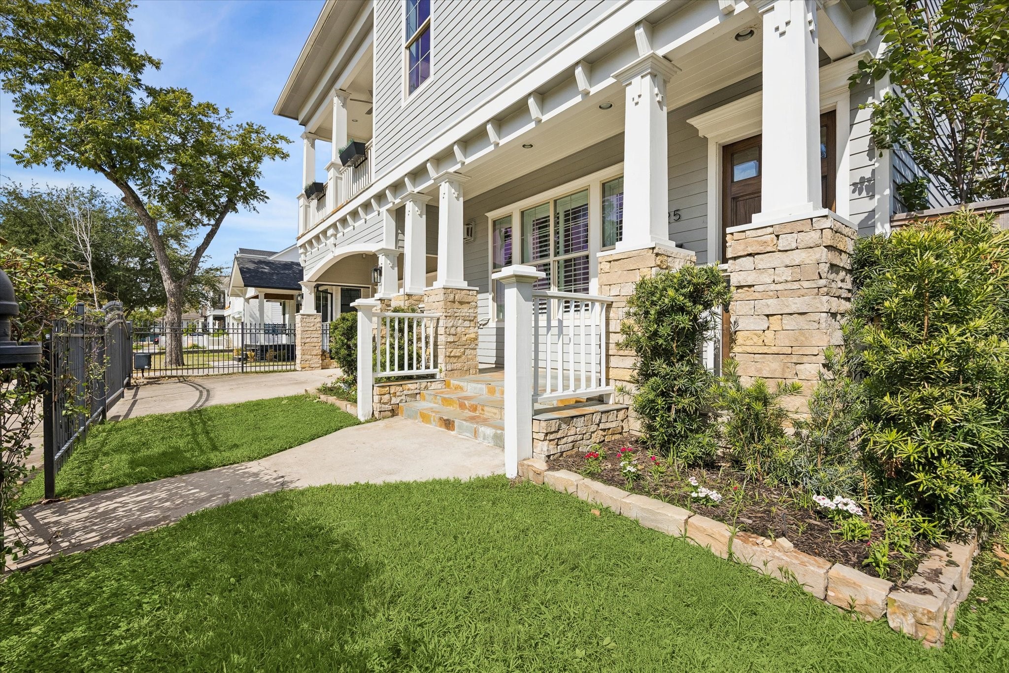 325 E 24th Street, #2, Houston, TX 77008