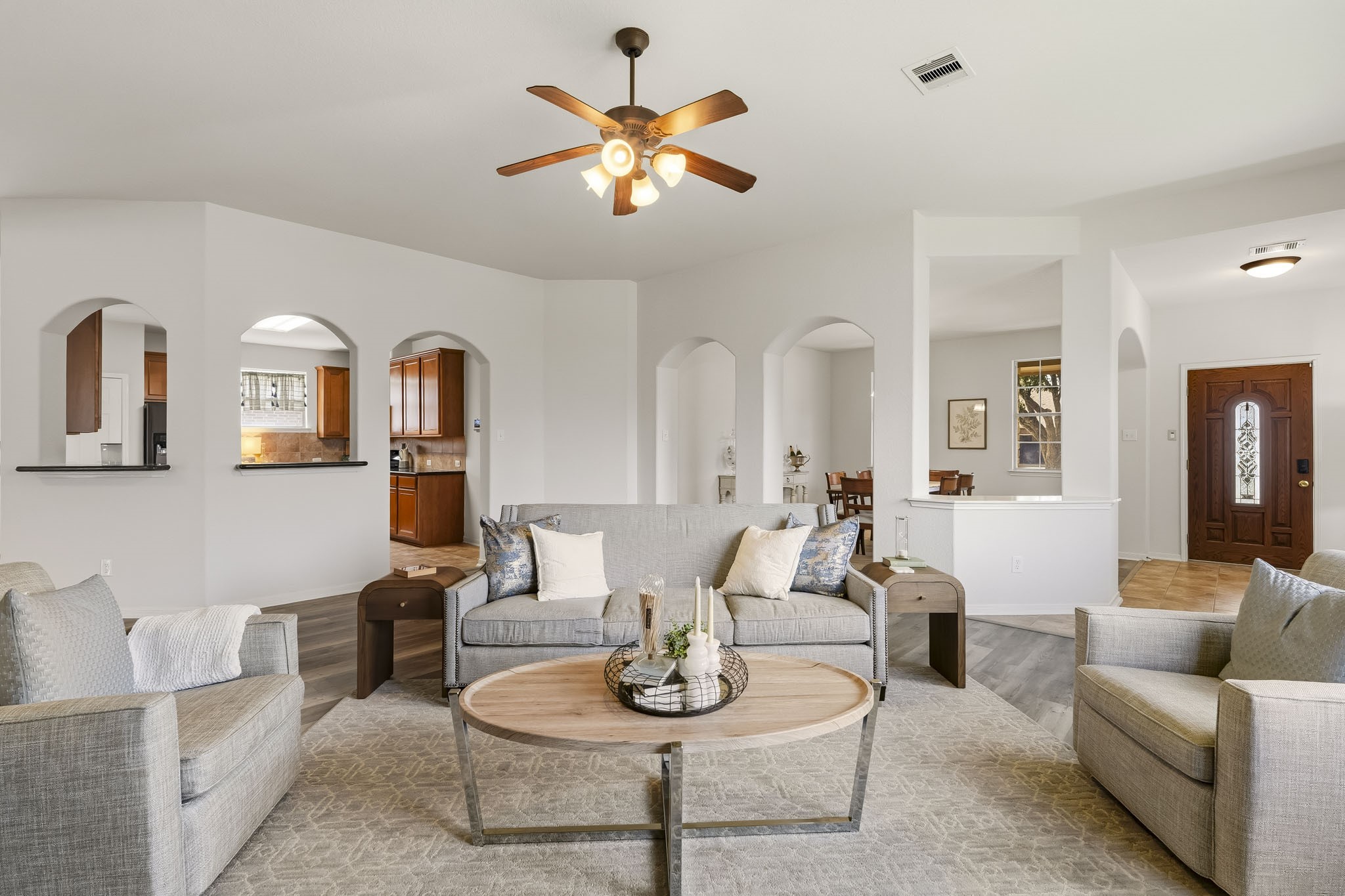 125 Avery Springs Lane, Dickinson, TX 77539