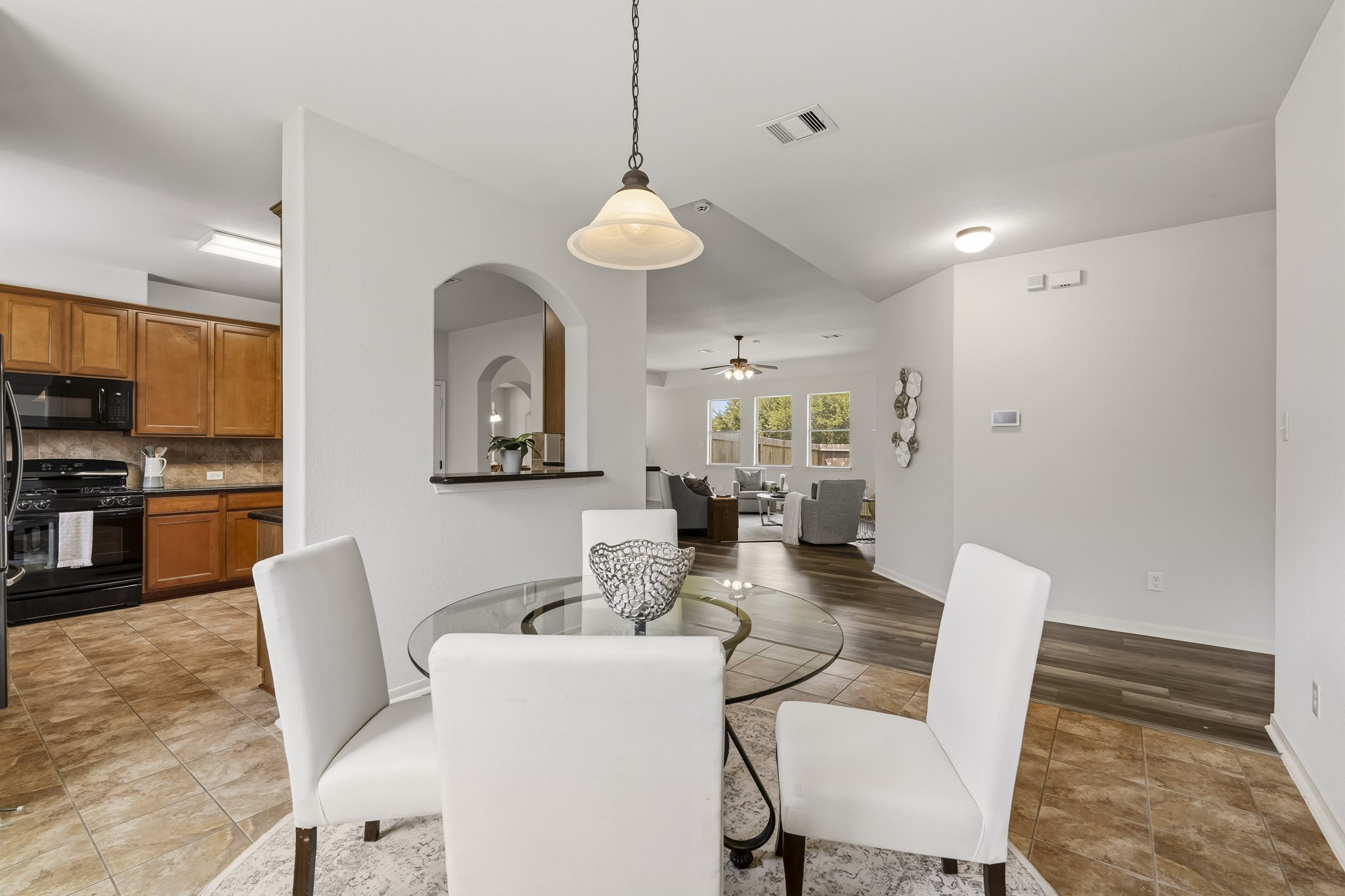 125 Avery Springs Lane, Dickinson, TX 77539
