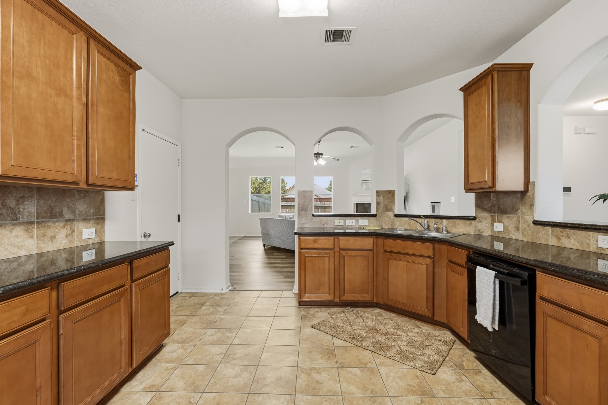 125 Avery Springs Lane, Dickinson, TX 77539