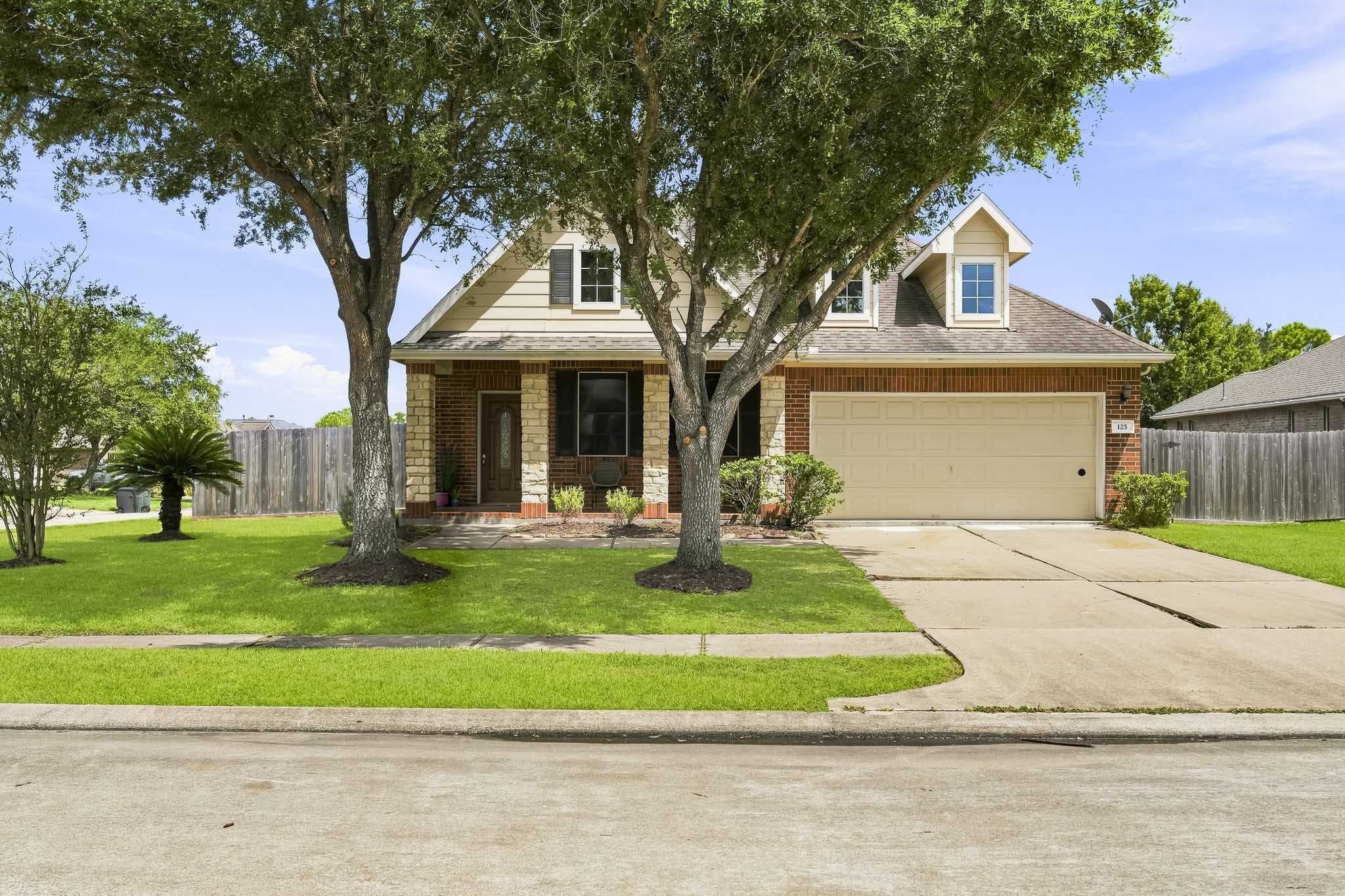 125 Avery Springs Lane, Dickinson, TX 77539