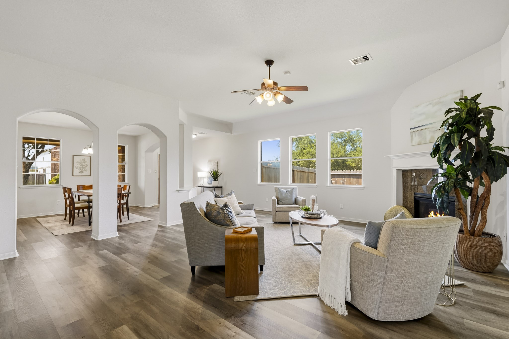 125 Avery Springs Lane, Dickinson, TX 77539