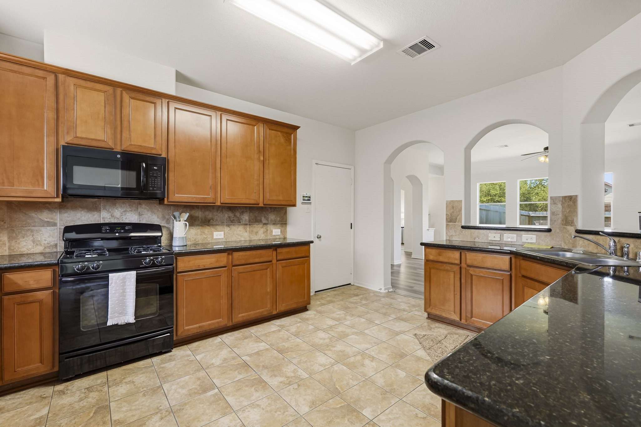 125 Avery Springs Lane, Dickinson, TX 77539