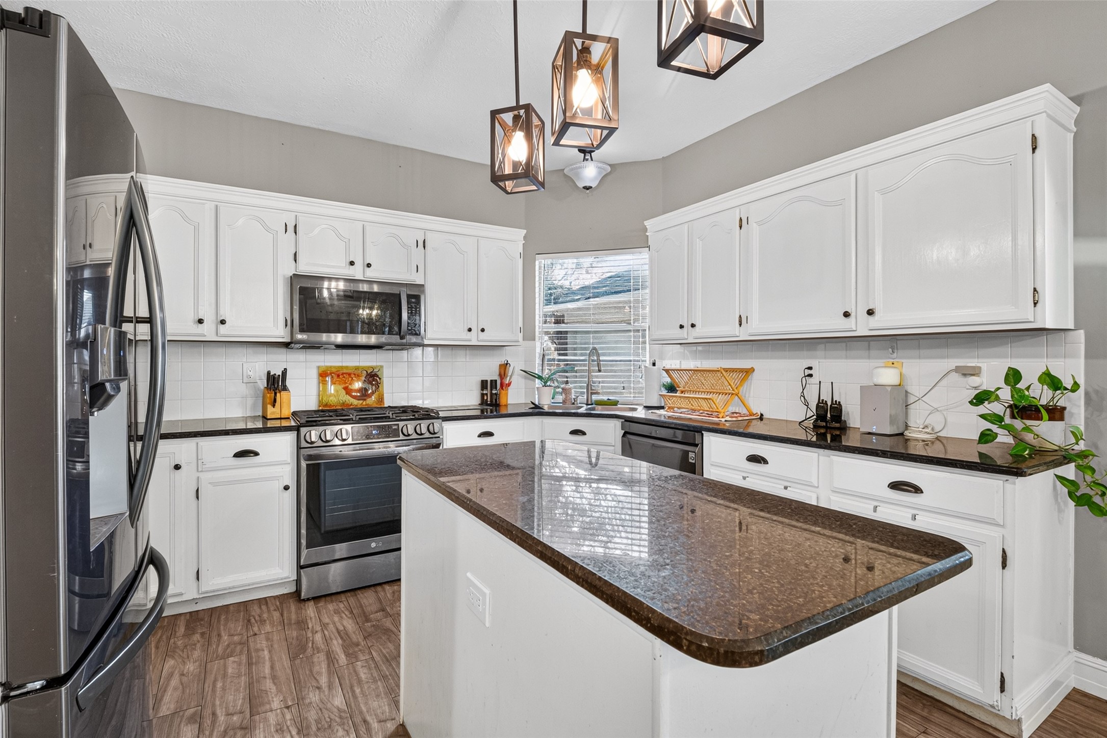 1245 Fawn Valley Drive, League City, TX 77573