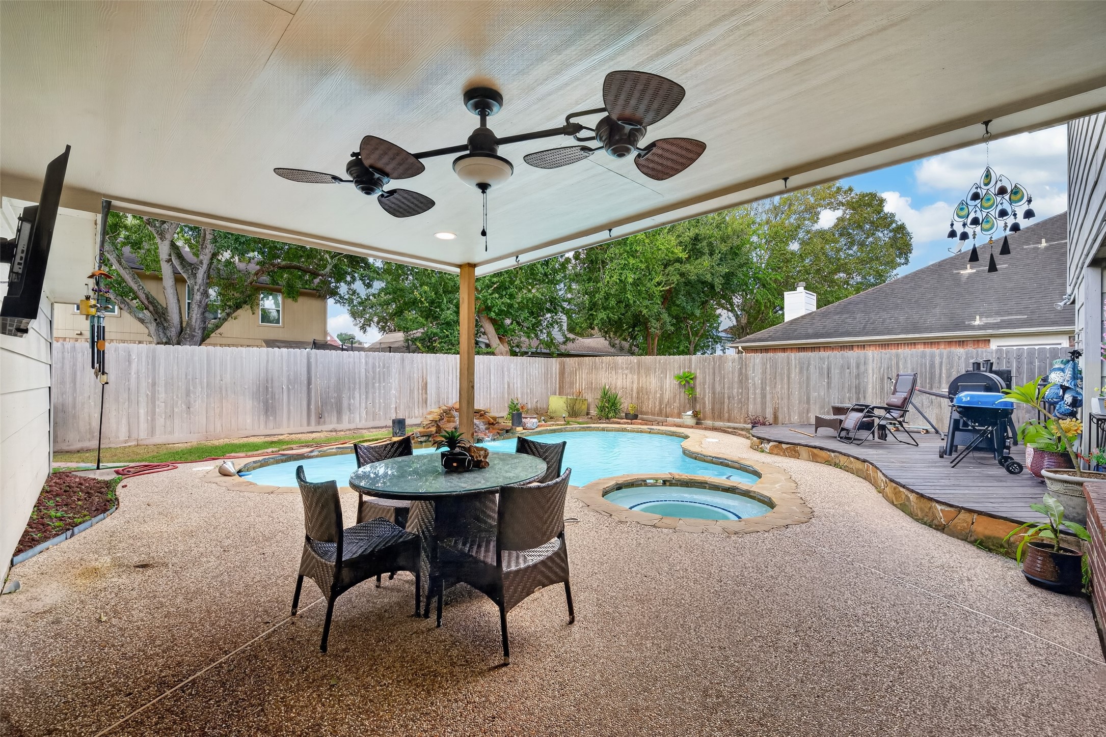 1245 Fawn Valley Drive, League City, TX 77573