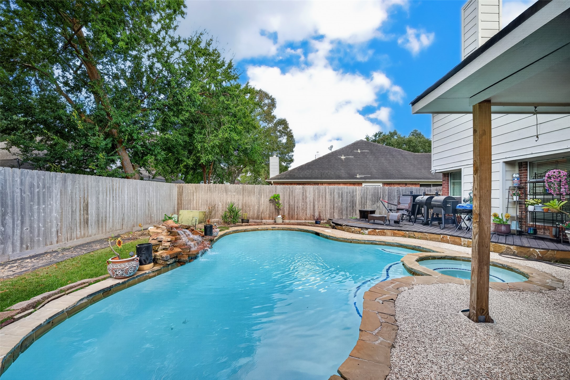 1245 Fawn Valley Drive, League City, TX 77573