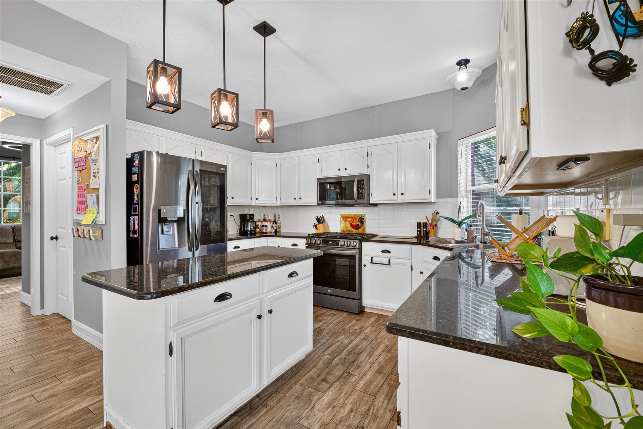 1245 Fawn Valley Drive, League City, TX 77573