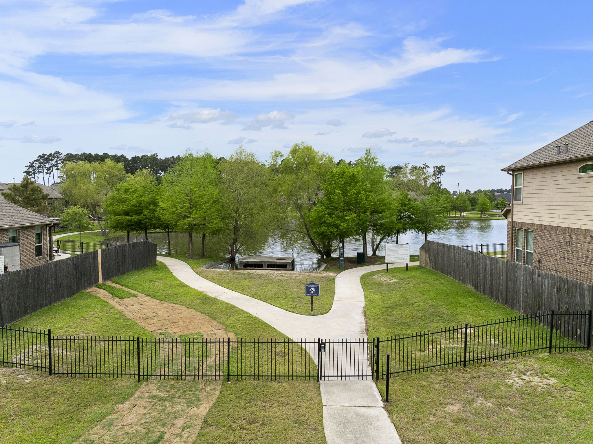 Private entrance to your lake access for both walking or fishing.