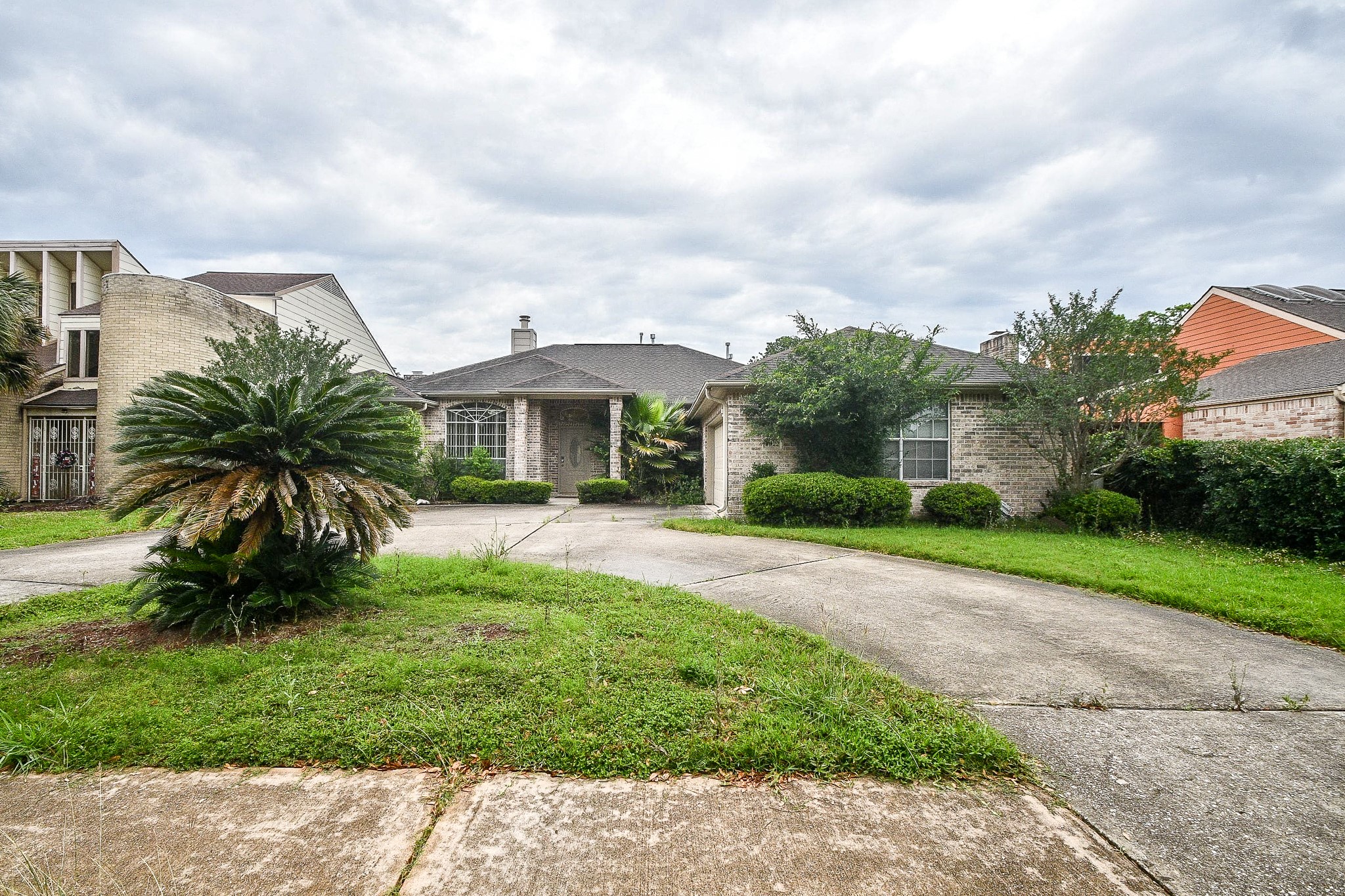 Charming home with a beautifully landscaped front yard Charming home with a beautifully landscaped front yard