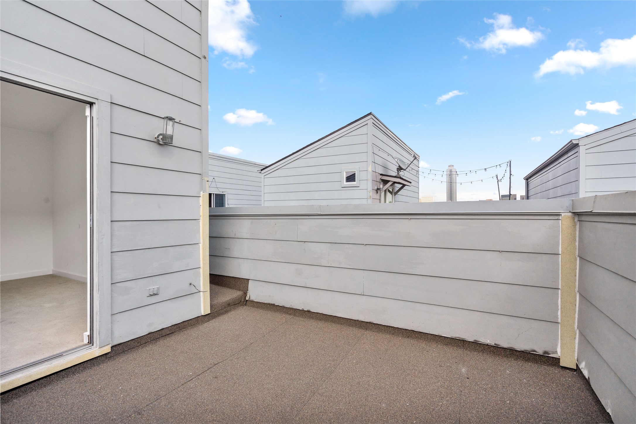 Experience breathtaking views from this spacious rooftop terrace! Whether you're enjoying a morning coffee, hosting a sunset gathering, or simply unwinding under the stars, this outdoor retreat offers the perfect blend of relaxation and entertainment.
