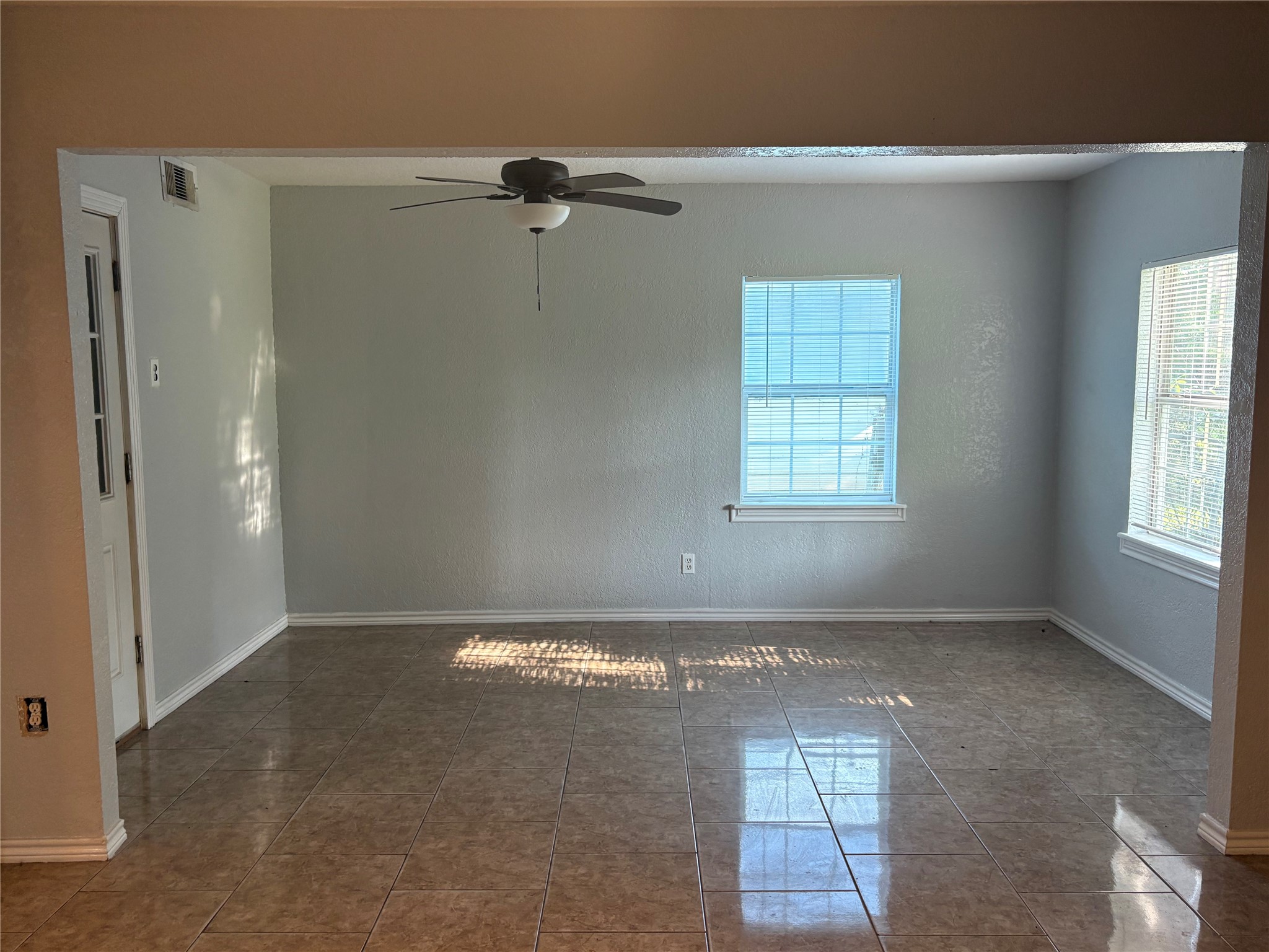 825 Magnolia Street, Lake Jackson, TX 77566 825 Magnolia Street, Lake Jackson, TX 77566