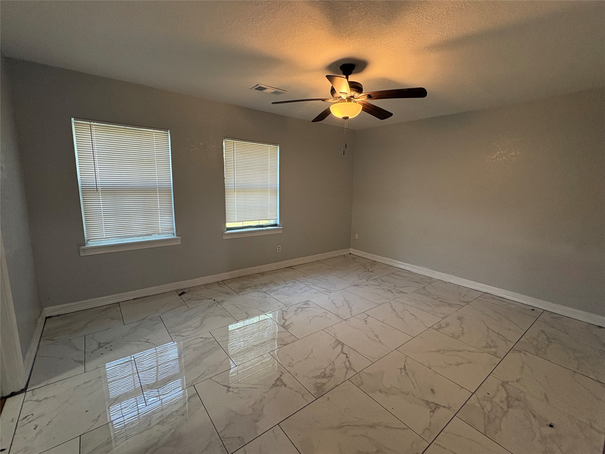 825 Magnolia Street, Lake Jackson, TX 77566