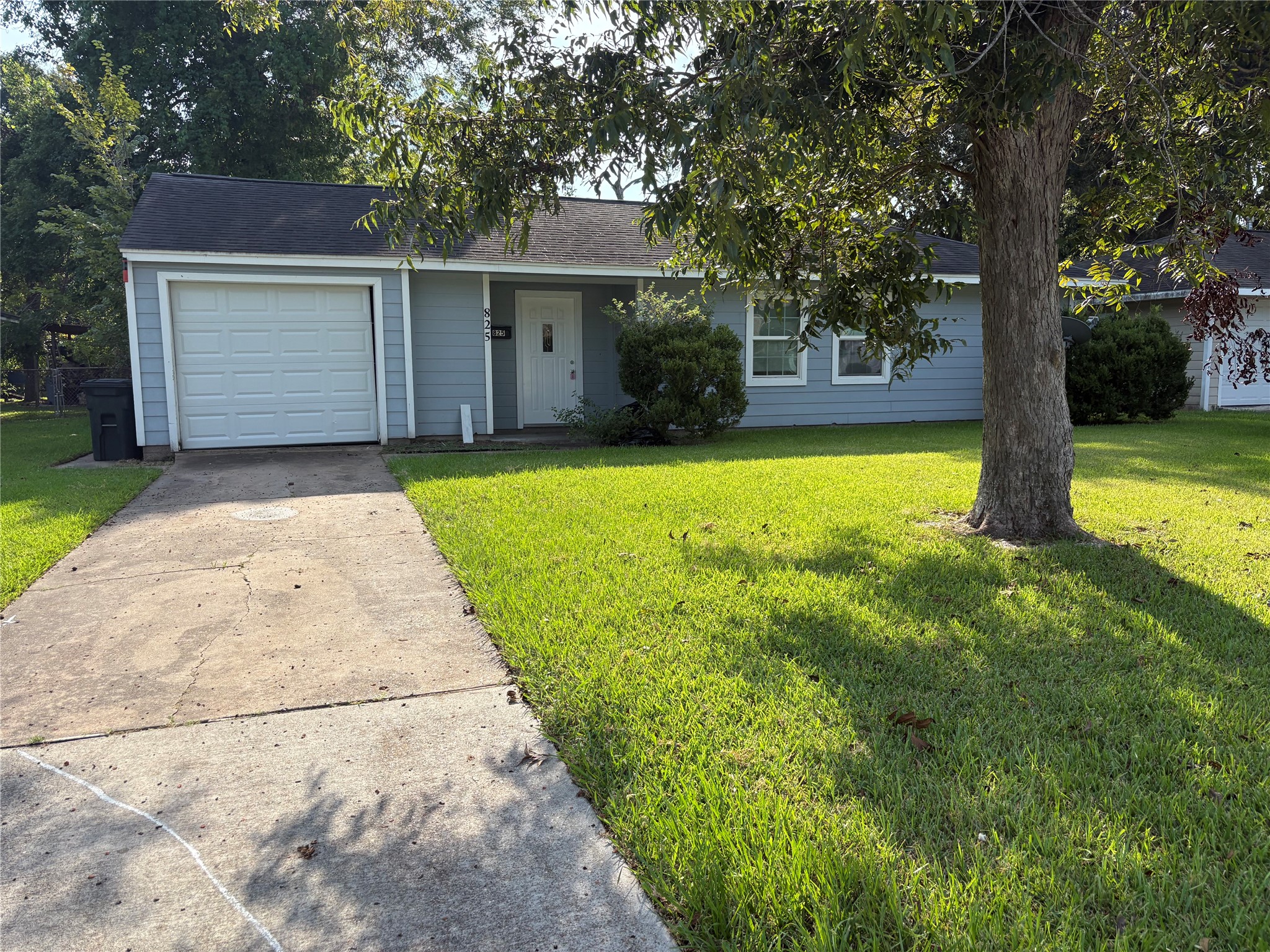 825 Magnolia Street, Lake Jackson, TX 77566 825 Magnolia Street, Lake Jackson, TX 77566