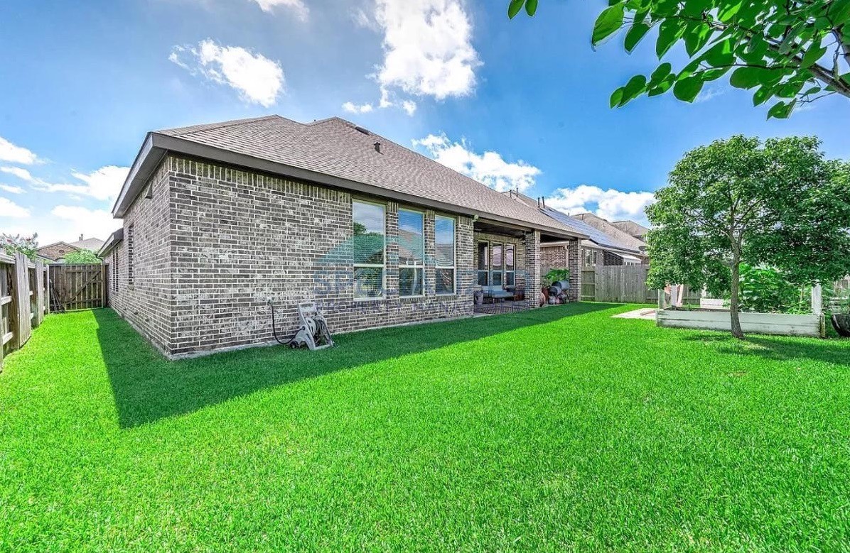 2316 Sterling Hollow Lane, League City, TX 77573