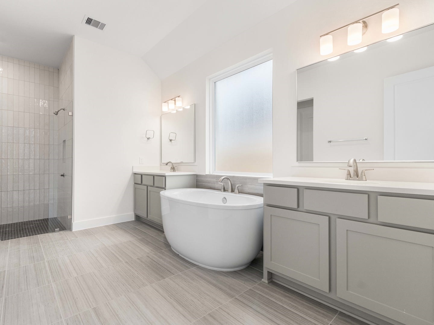 Woodhavyn_Indio Mission_16_Master Bath_02