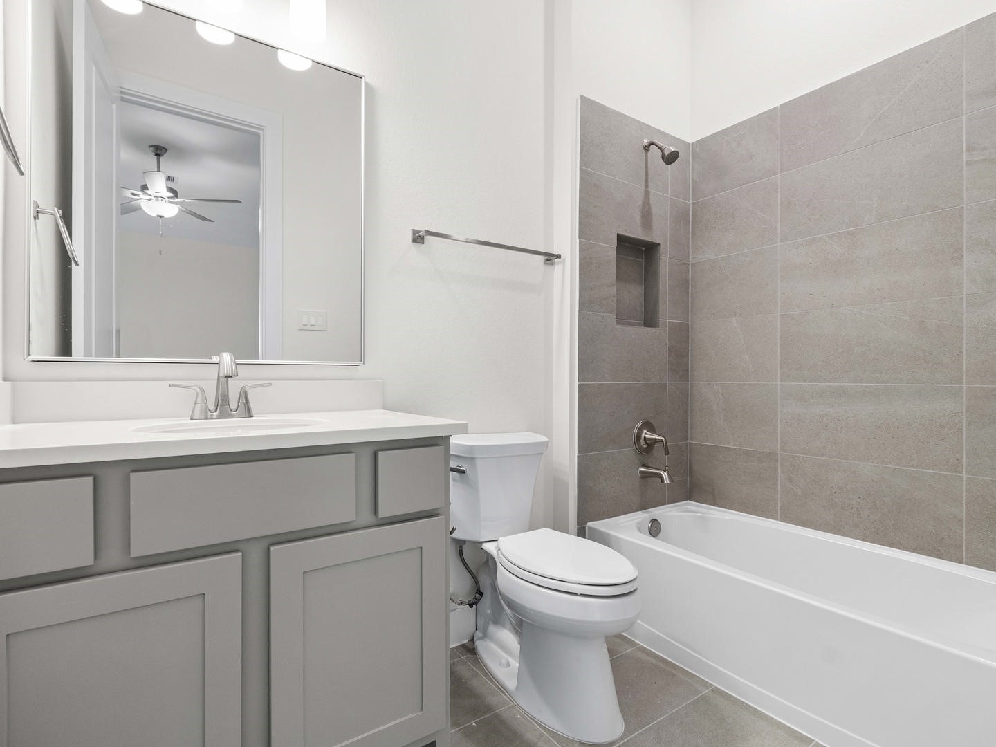 Woodhavyn_Indio Mission_16_Bathroom_02