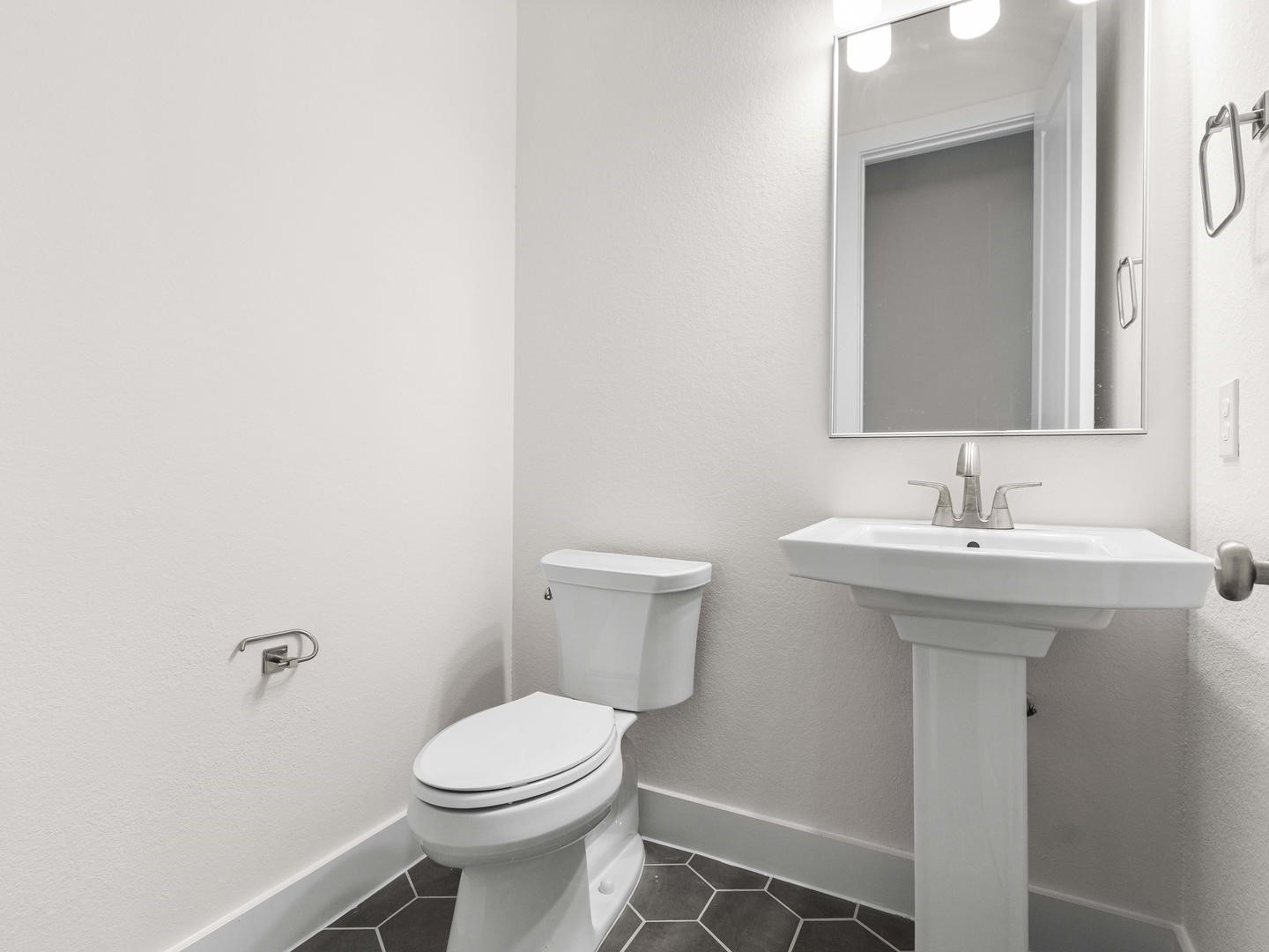 Woodhavyn_Indio Mission_16_Bathroom_03