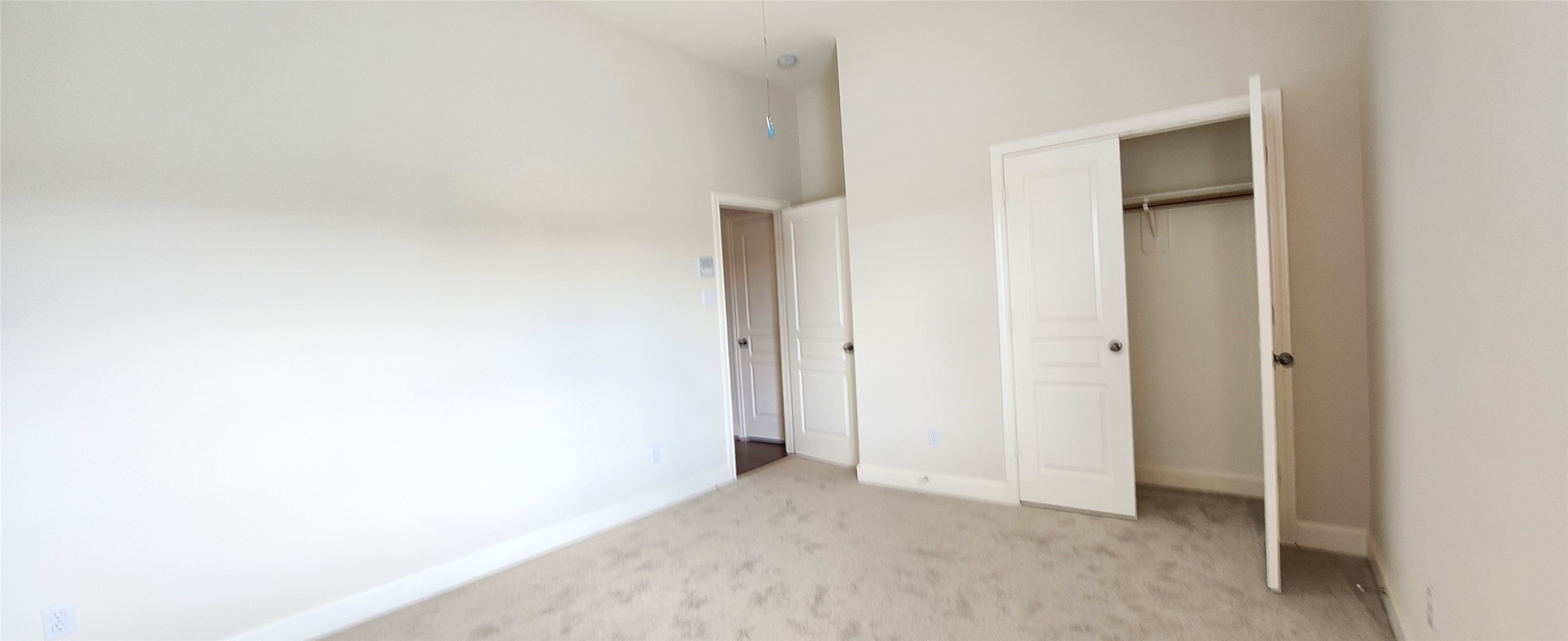 A third bedroom up