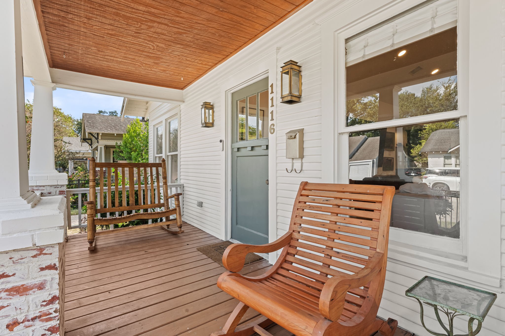 Covered front porch perfect for relaxing! Covered front porch perfect for relaxing!
