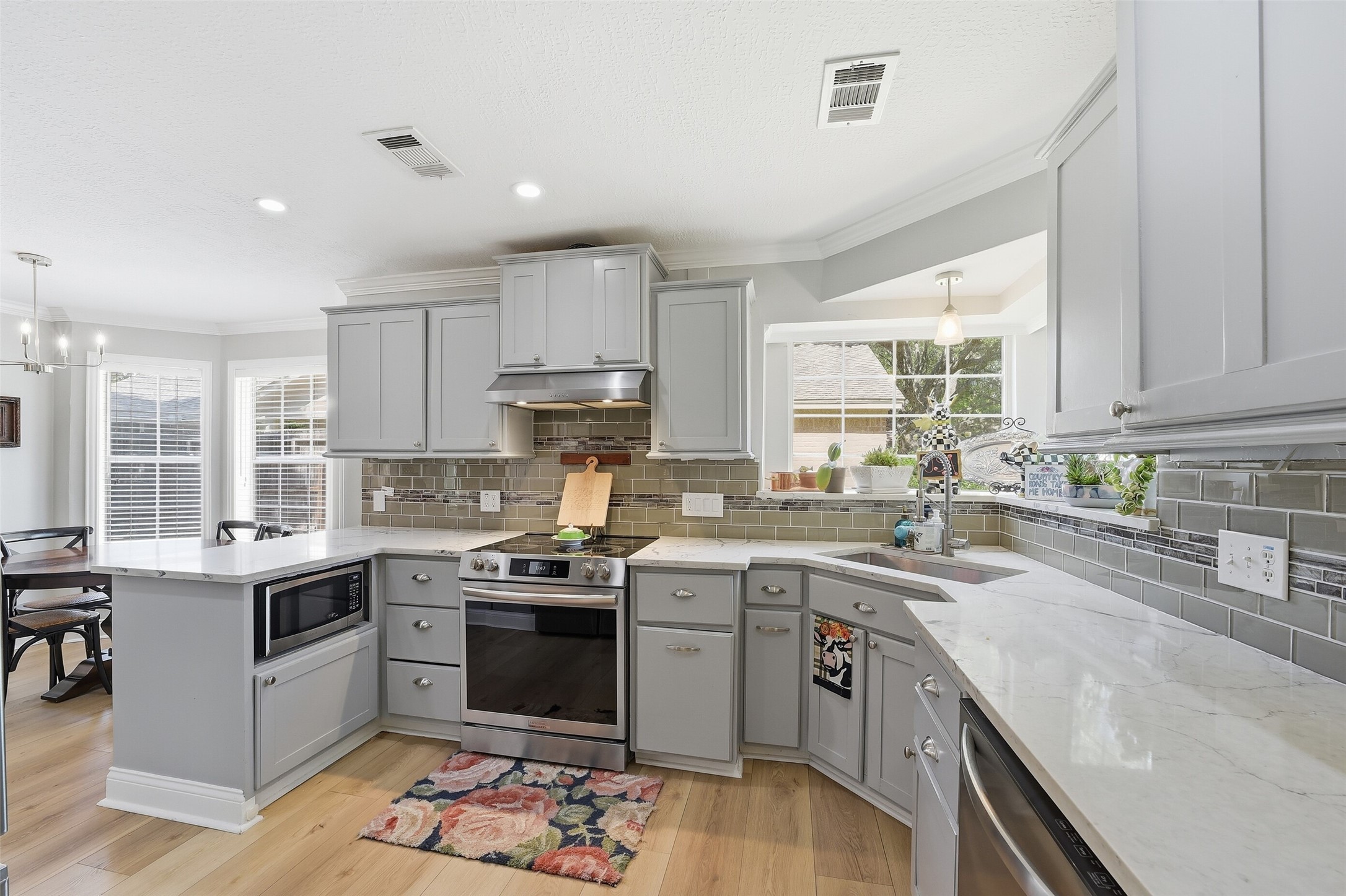 7611 Mauna Kai Drive, Houston, TX 77095
