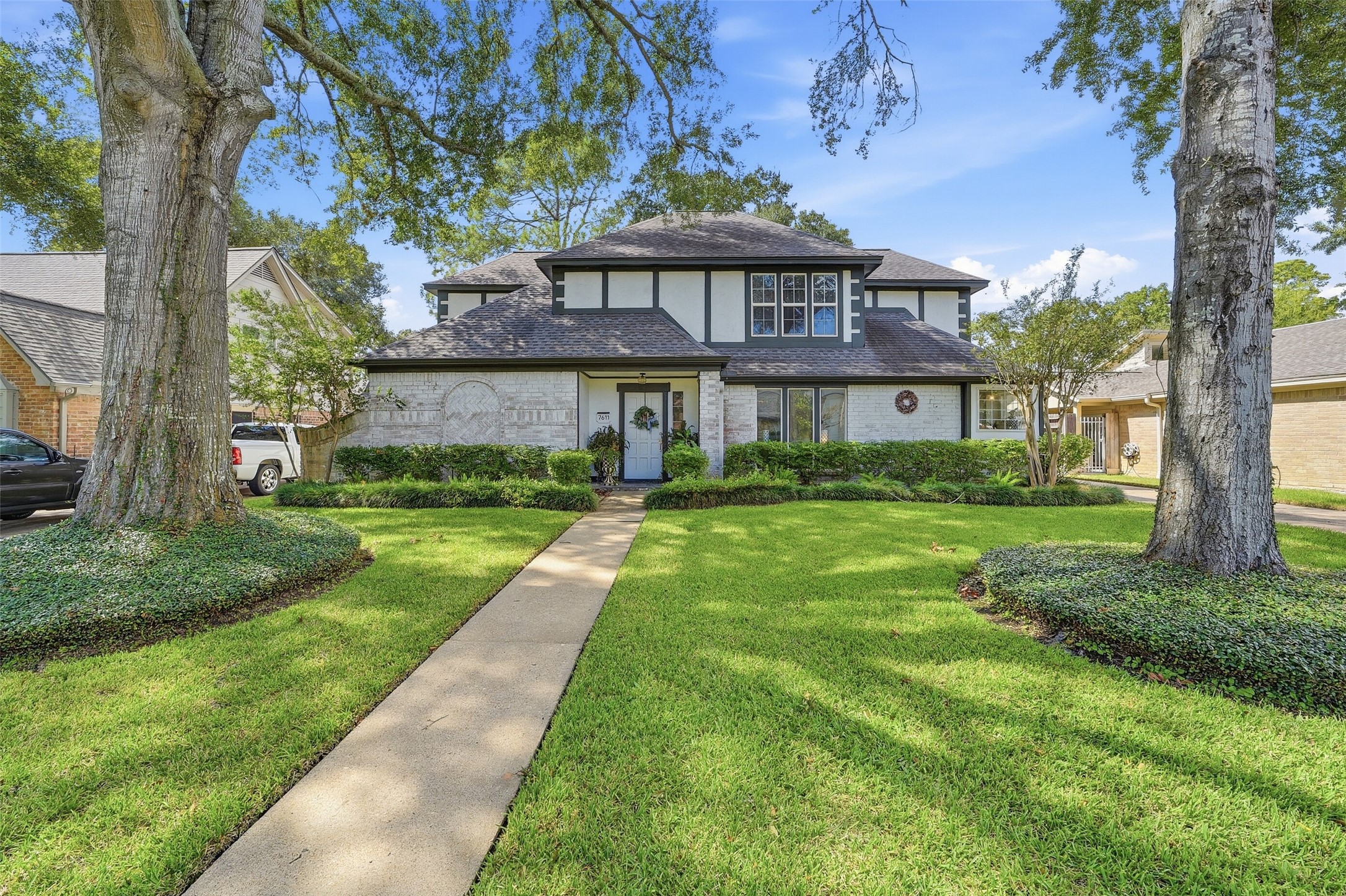 Beautiful home on a cul de sac street, lots of mature trees. Will make you feel like you live in a park. Beautiful home on a cul de sac street, lots of mature trees. Will make you feel like you live in a park.