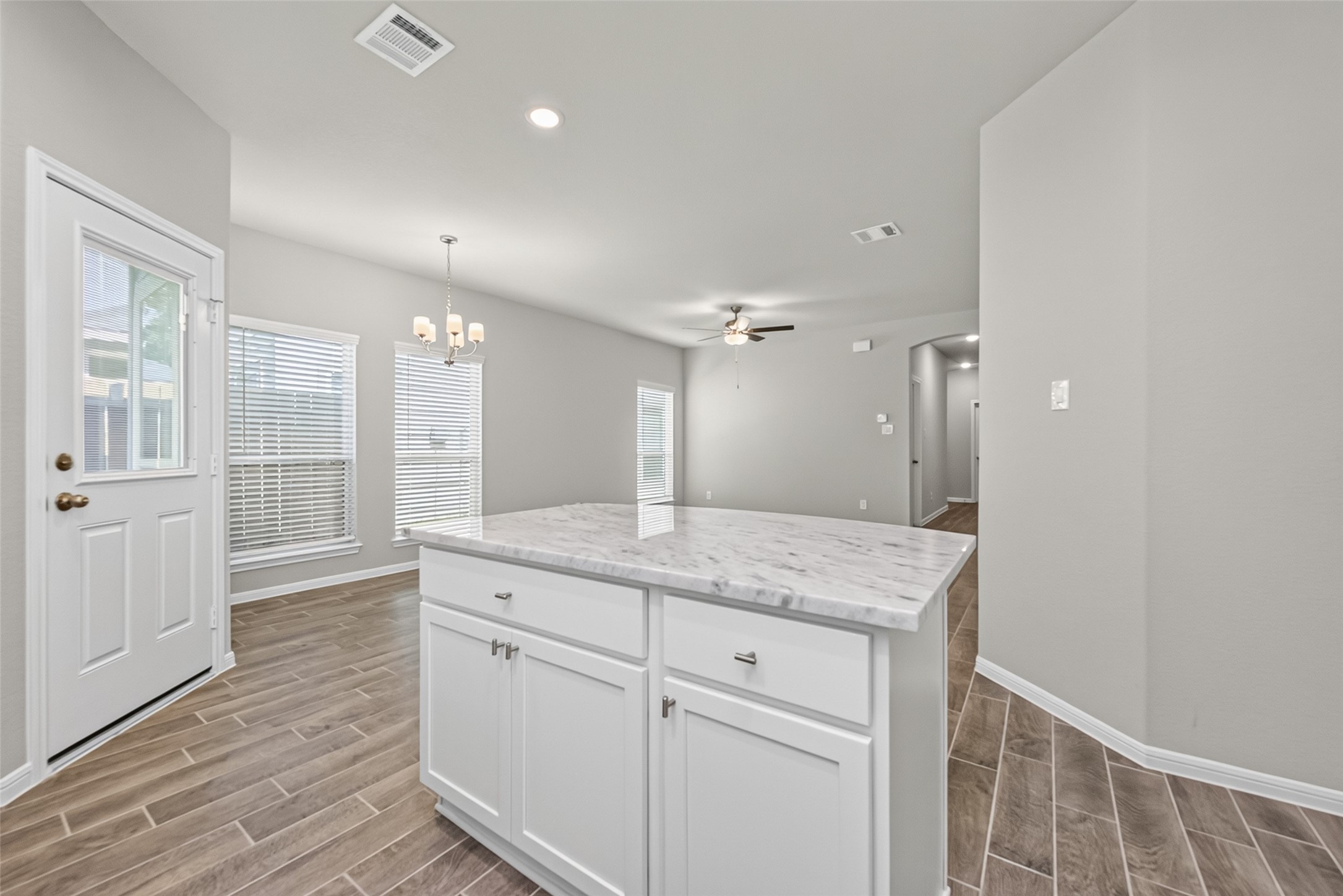 516 Emerald Thicket, Huffman, TX 77336