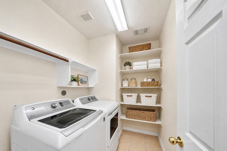 Virtually staged laundry room