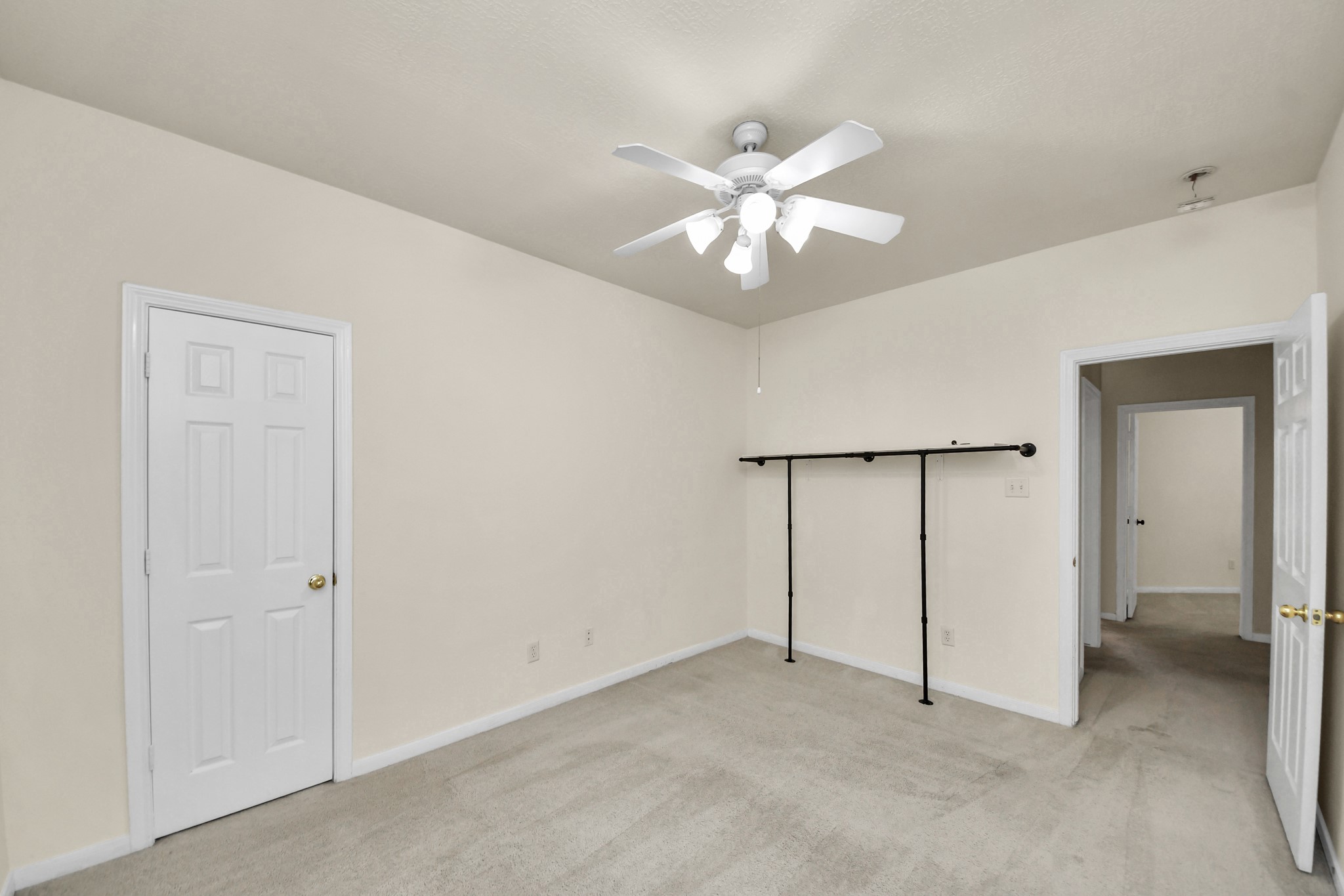 Secondary bedroom