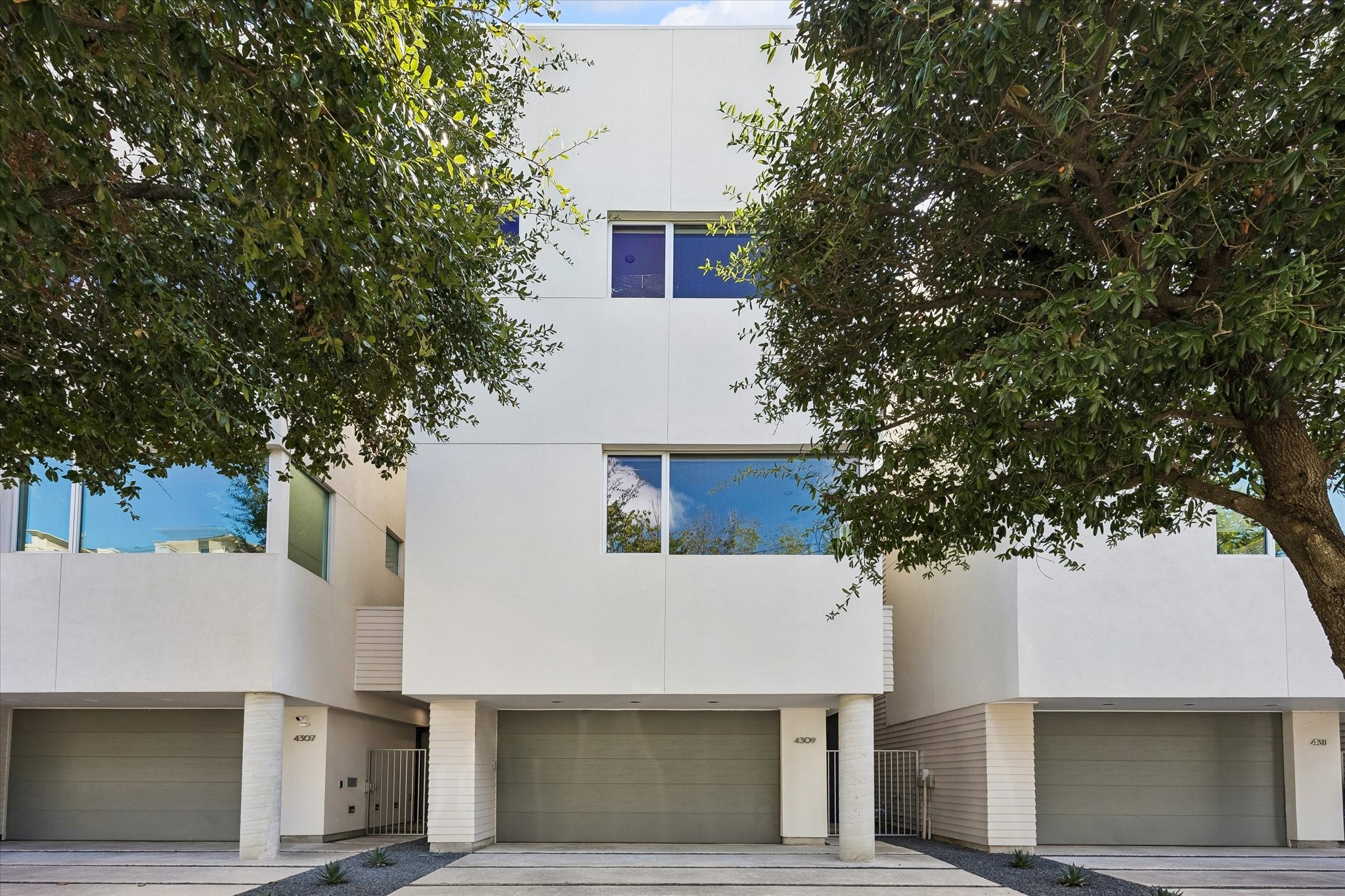 4309 Lillian Street, Houston, TX 77007 4309 Lillian Street, Houston, TX 77007