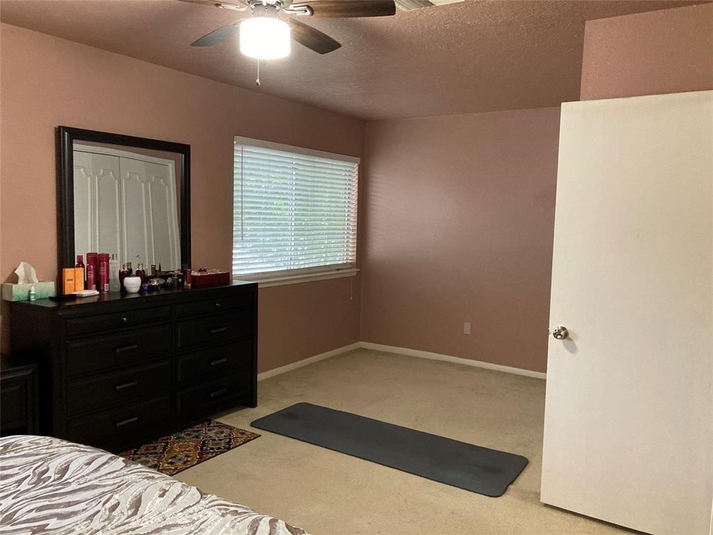 1839 Sherwood Forest Street, Houston, TX 77043