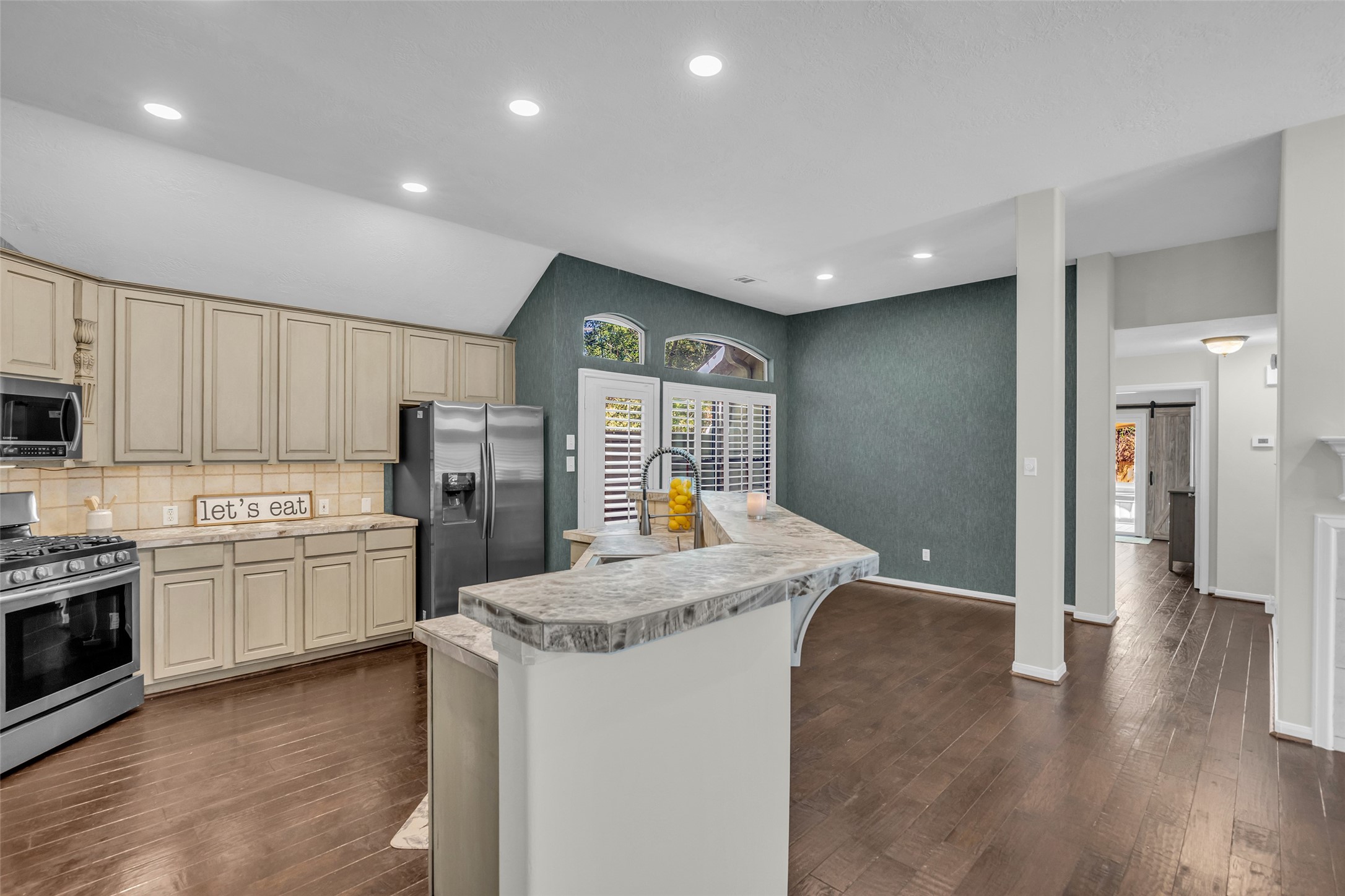 39 Currymead Place, The Woodlands, TX 77382