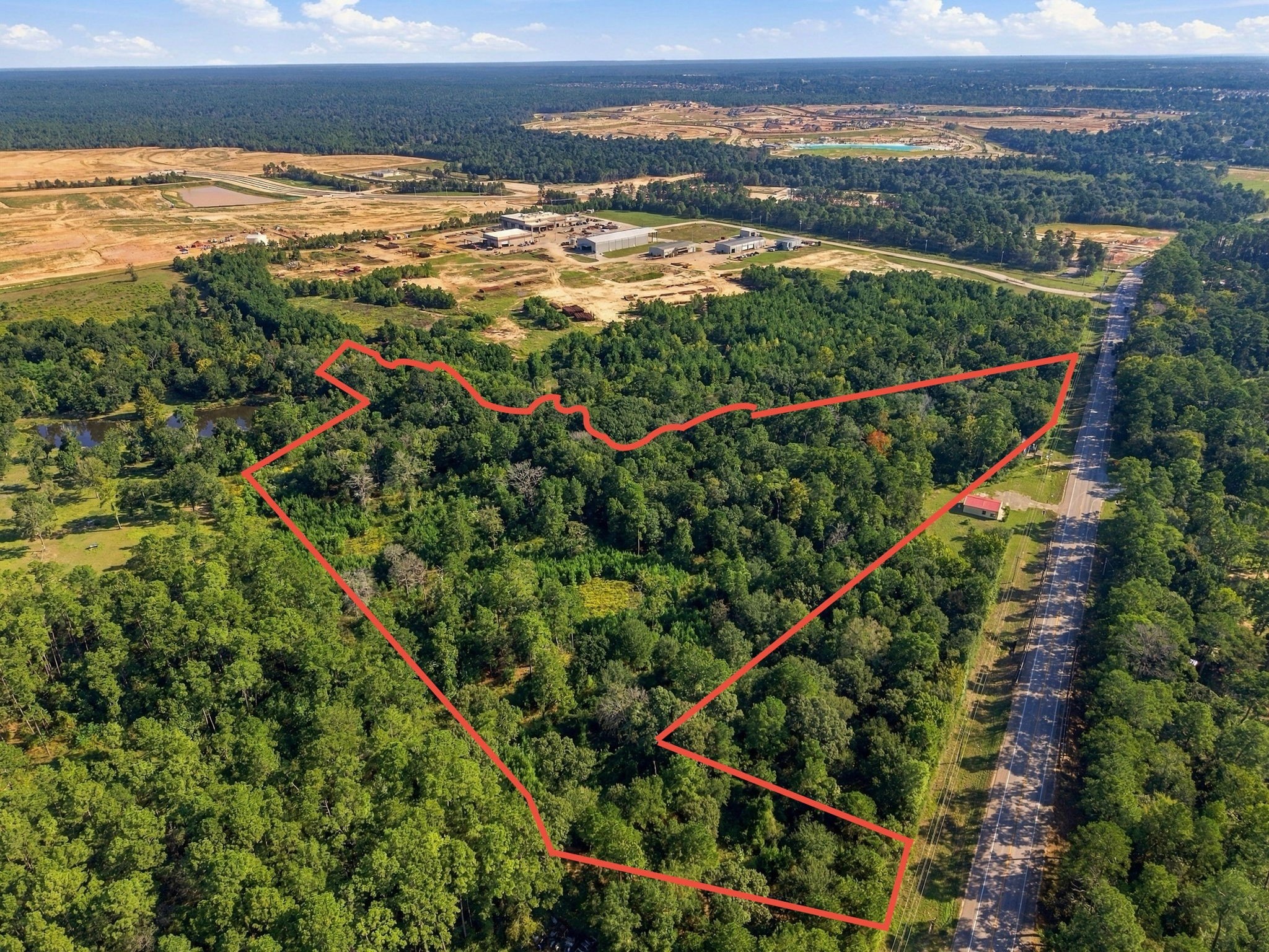 Check out this beautiful 17-acre wooded lot!