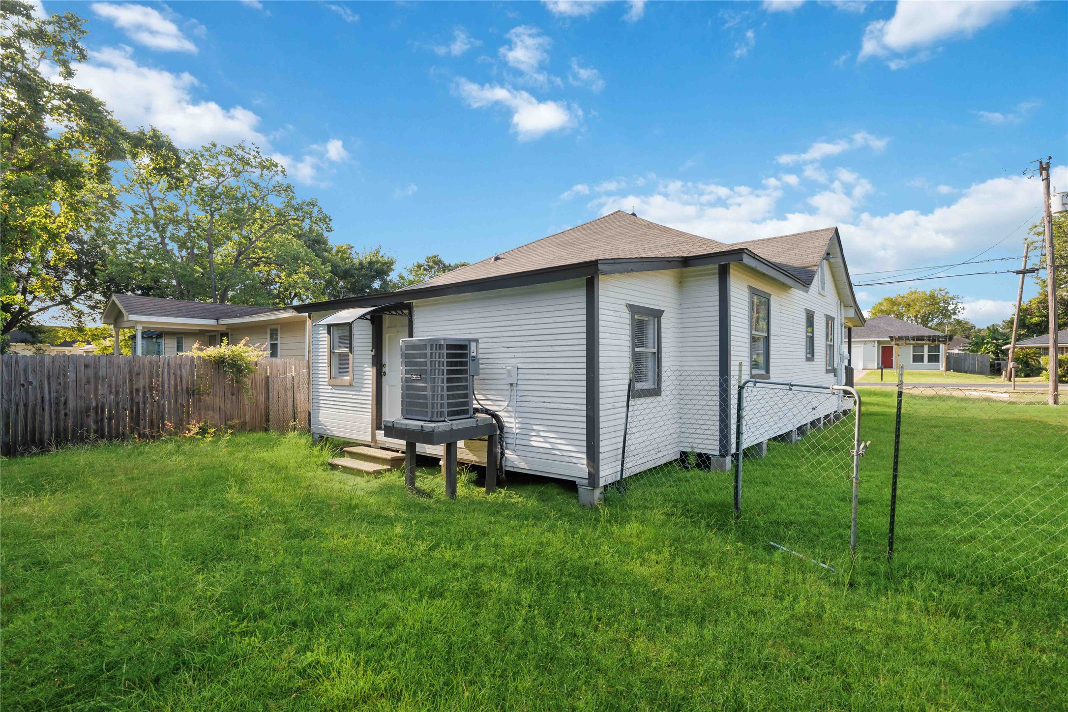 6414 Woodrow Street, Texas City, TX 77591