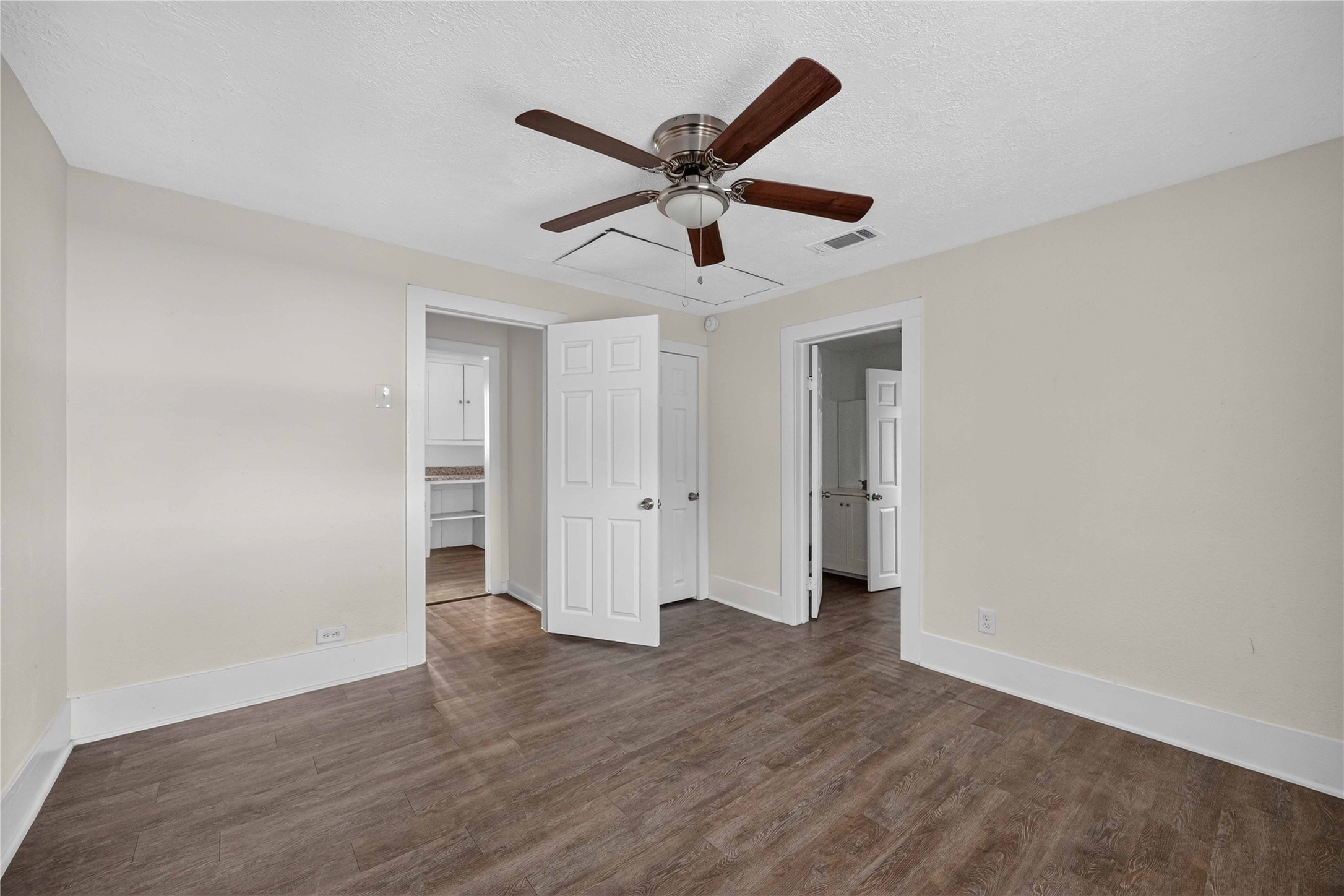 6414 Woodrow Street, Texas City, TX 77591