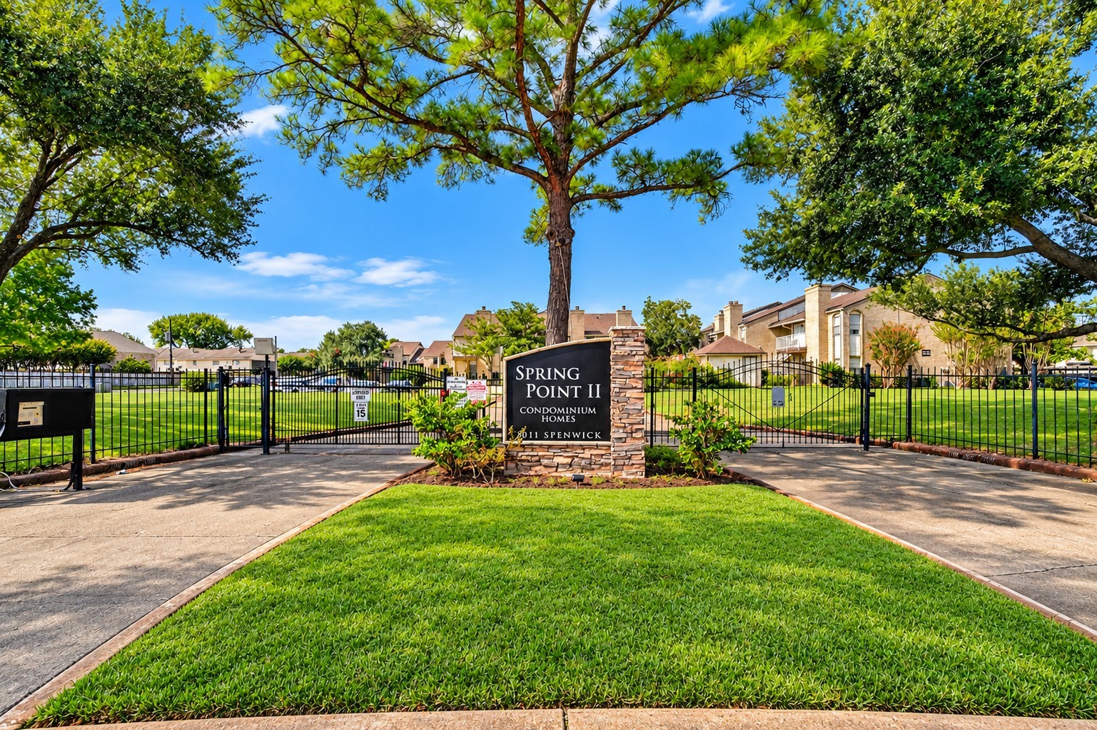 2011 Spenwick Drive, #724, Houston, TX 77055